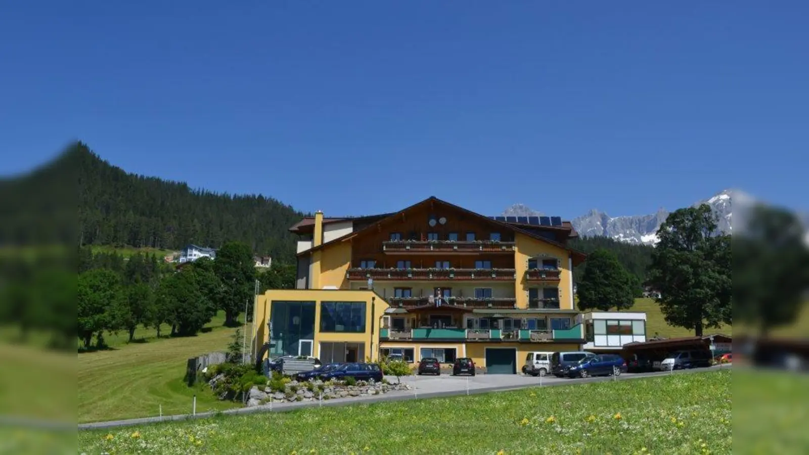 Das <b></b>Wander-Vitalhotel Steirerhof  liegt inmitten schönster Natur. (Foto: pi)