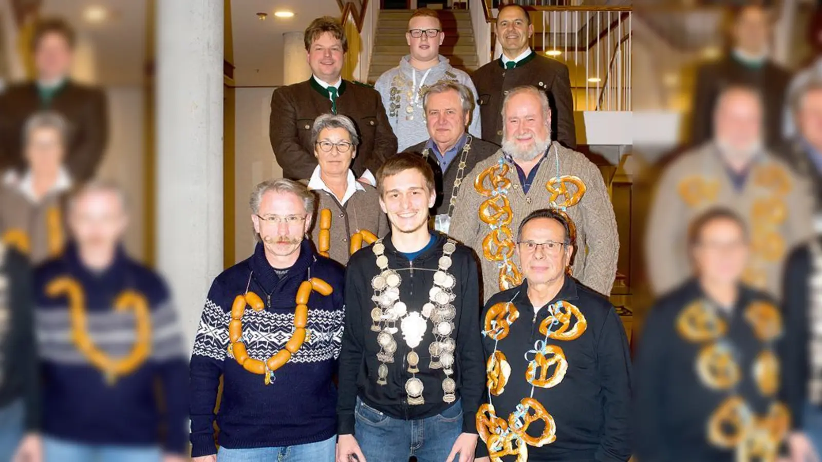 Beim Königsschießen: (untere Reihe v.l.) Michael Mösbauer, Andreas Huber, Ignazio Mirasolo; (Mitte v.l.) Monika Pröstler, Peter Floth, Bernd Selke; (obere Reihe v.l.) 1. Schützenmeister Patric Fürnhammer, Patrick Beer, Alessandro Gatti.  (Foto: Frank Günzel)