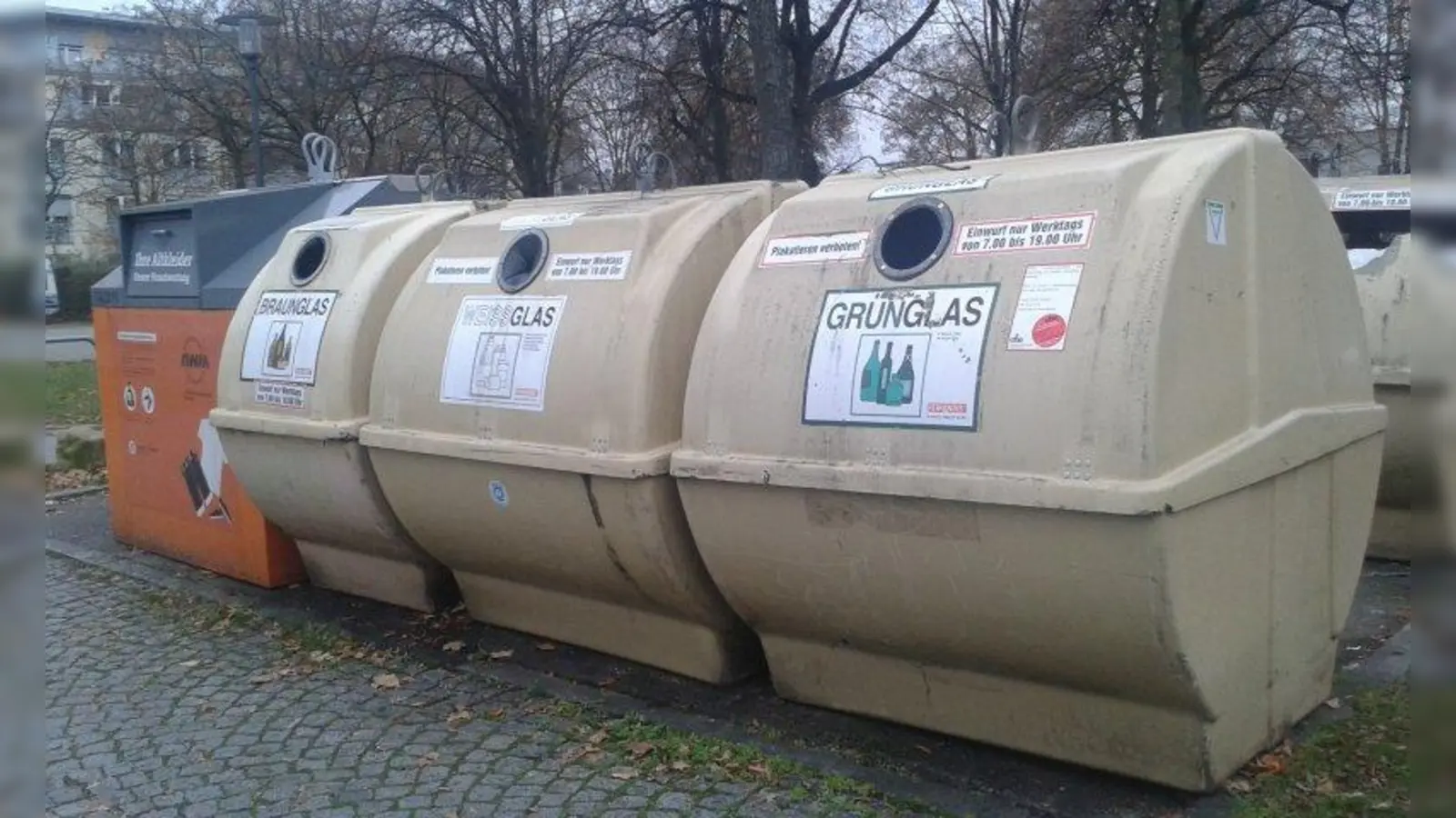 Wertstoffcontainer für Altglas, Plastikmüll, Dosen und Alu fordern die Laimer Bürger für den Steinbeisplatz. (Foto: kö)