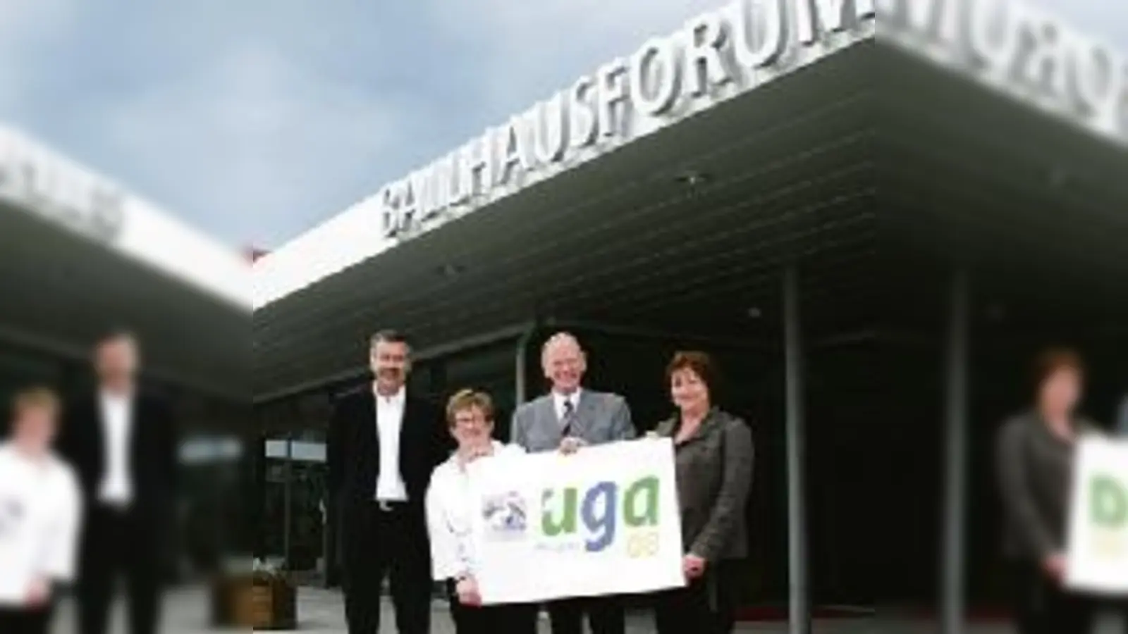 Neues Konzept, neuer Standort, neue uga: P. Zimmermann (2. Vorsitzender BDS USH), M. Schuhmann (Vorsitzende BDS USH), J. Diehl (2. Bürgermeister) und B. Lebetzki (Froschkönige Event &amp; Seminare, v.li.) sehen der uga 08 mit Spannung  (entgegen.Foto: cr)