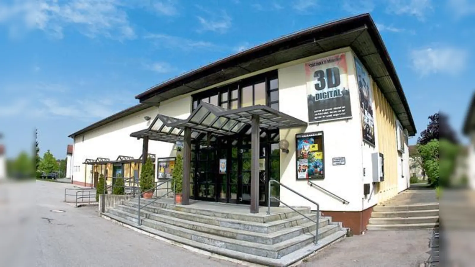 Angezählt, am Boden und jetzt wie der Phönix aus der Asche: Das Cincinnati- Kino muss keinem Neubau weichen, sondern bleibt erhalten.	 (Foto: Hettich)