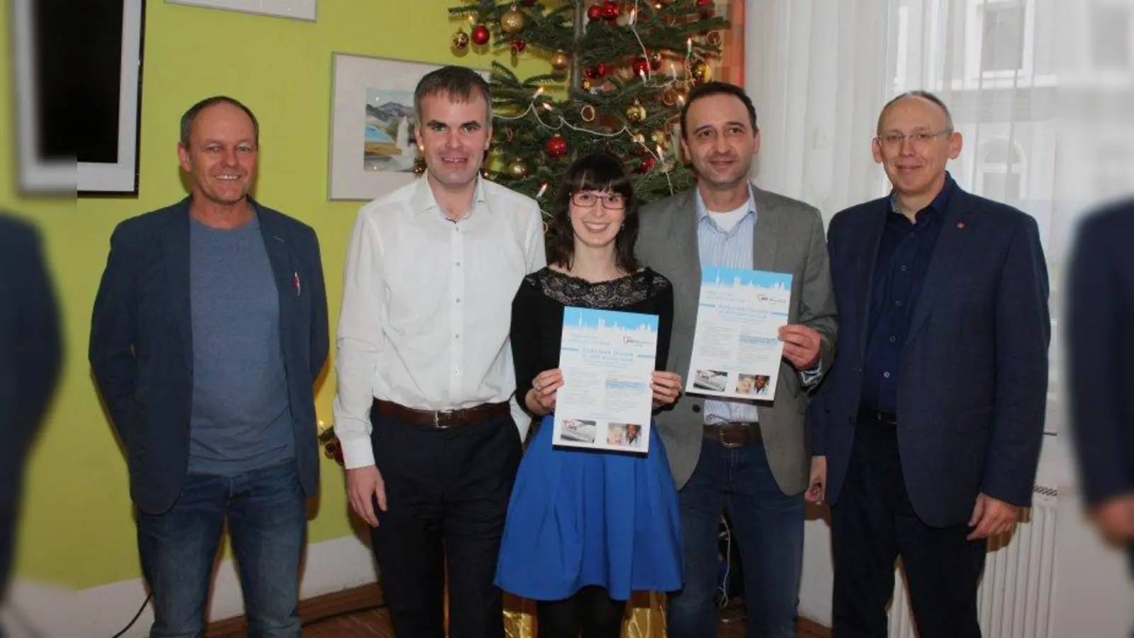 Freude über das neue  Unterstützungsangebot (von links): Kai Weber (ASZ), Christoph Frey (GeschäftsführerAWO München-Stadt),Stützpunktleiterin Christine Dietzer, Edin Mulamehmedovic (Leiter Ambulante Dienste) und Stadtrat Horst Lischka. (Foto: job)