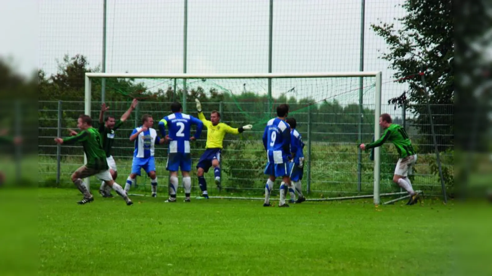 Da lag der Sieg zum Greifen nah: Kurz vor Schluss konnte Florian Schaupp endlich den Führungstreffer für die Allacher erzielen. (Foto: pi)