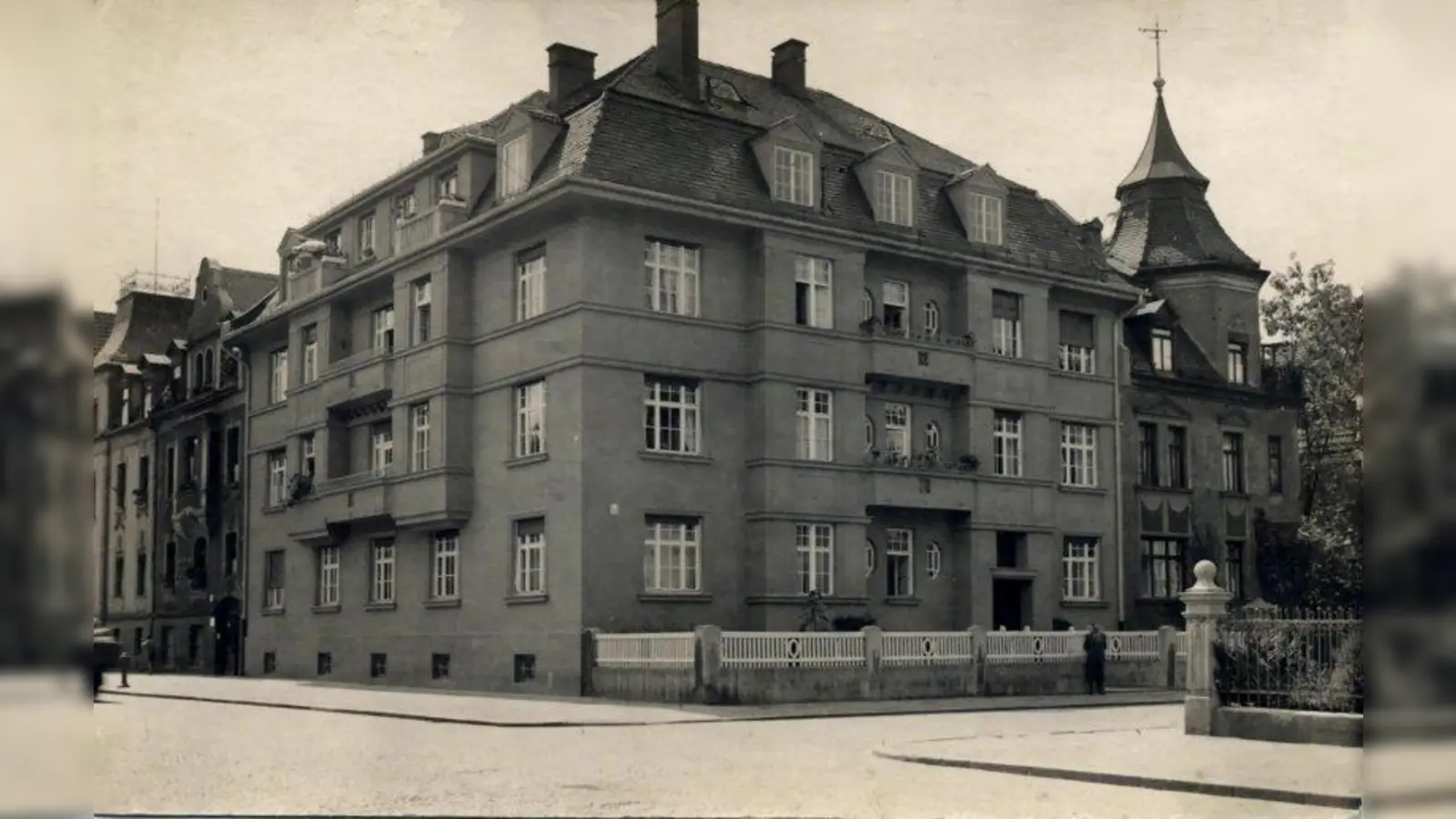 Foto um 1930: Das Haus in der Bothmerstraße 20 stammt aus dem Jahr 1914. (Foto: Geschichtswerkstatt Neuhausen)