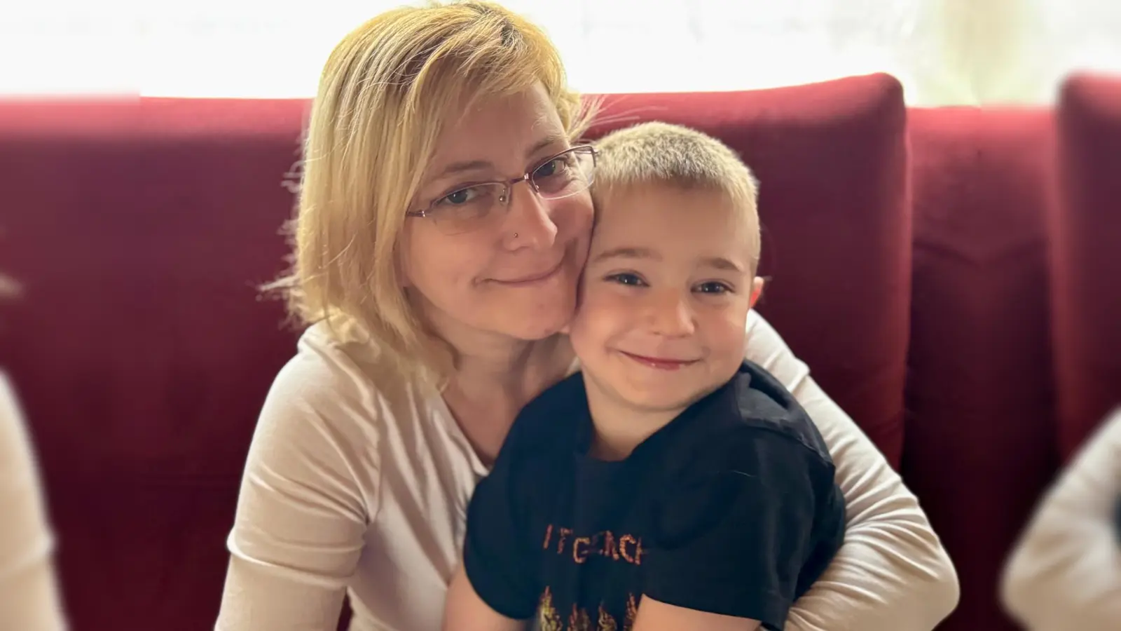 Deutsche-Lebensbrücke-Kind Damien mit Mama Elisabeth. (Foto: Deutsche Lebensbrücke)