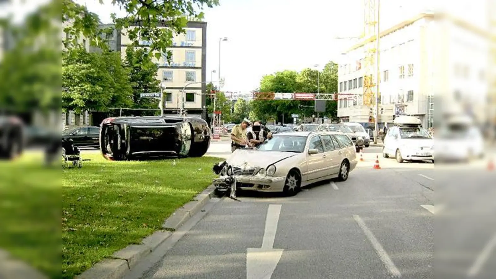 Glück im Unglück hatten die Fahrer dieser beiden Unfallfahrzeuge in der Altstadt.	 (Foto: PPM)
