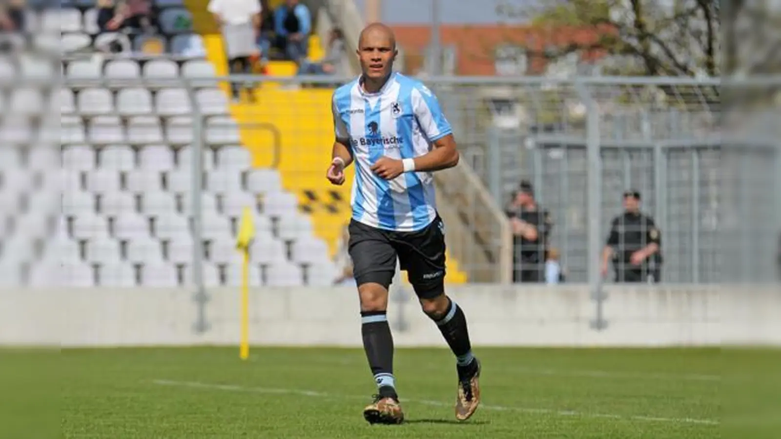 Blitztor: Chaka NguEwodo.  (Foto: Anne Wild)