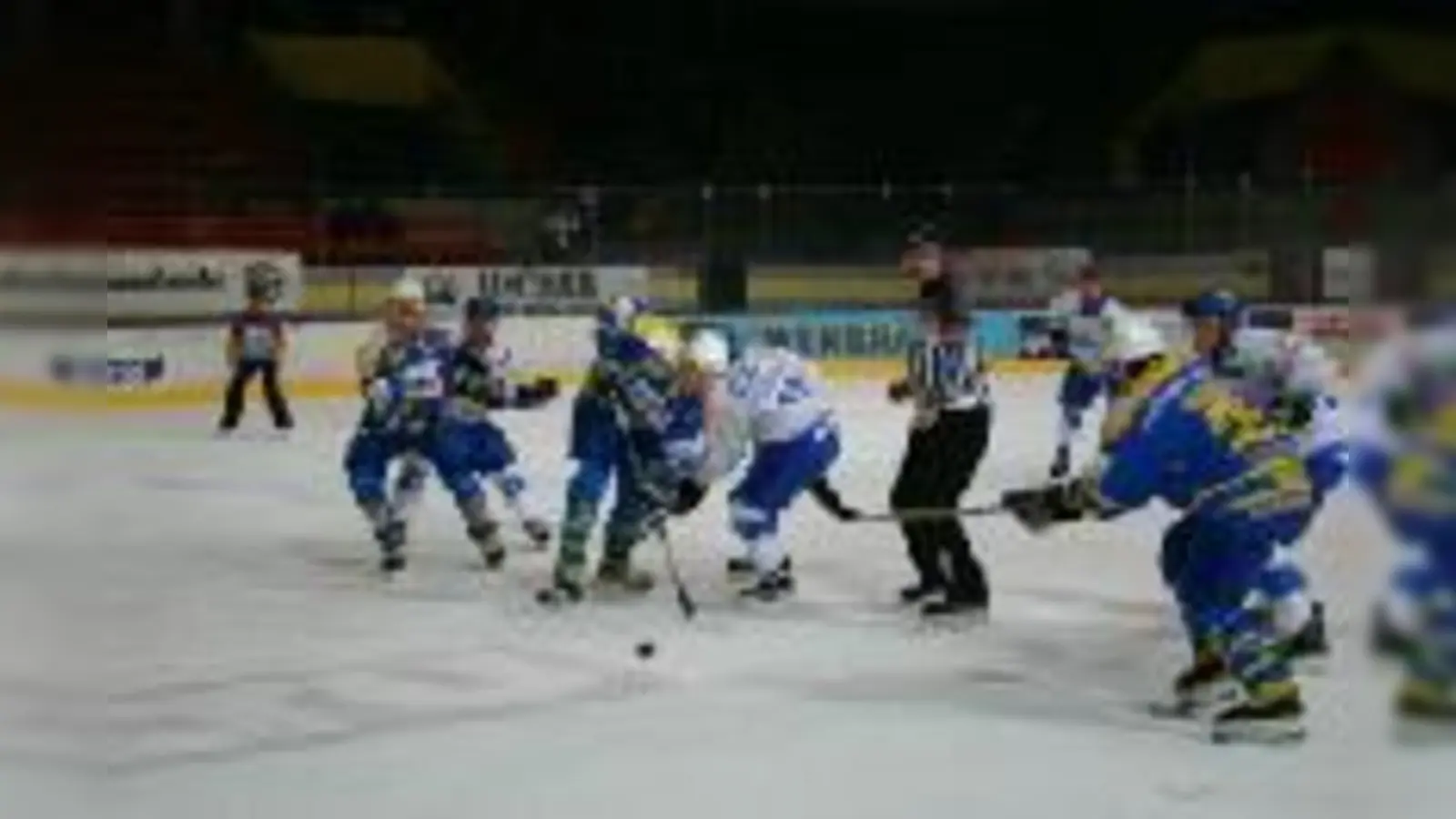 Auf Augenhöhe, aber stets eine Kufenspitze voraus  der EHC gegen Stuttgart.  (Foto: mh)