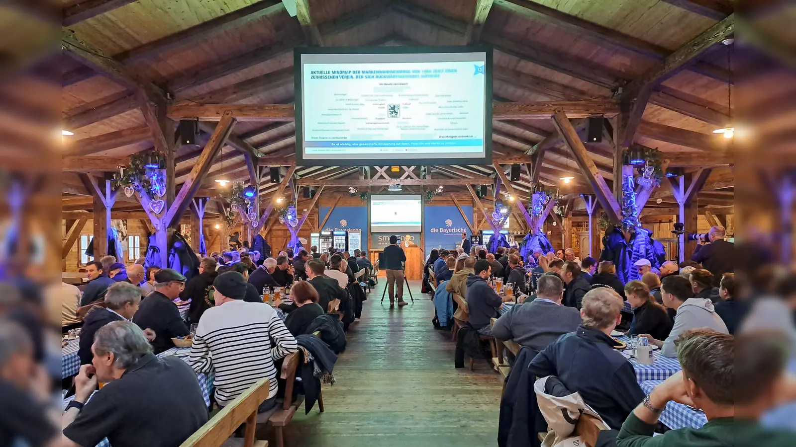 Volle Hütte: Die Giesinger Alm bei der Präsentation.  (Foto: M. Forster)