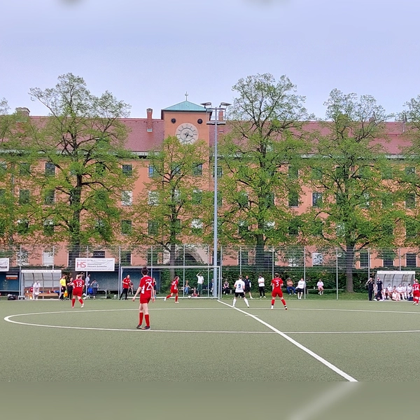 Beim SC Amicitia München wird auch 2026/27 Landesliga gespielt. Mit dem TSV Turnerbund gibt es einen neuen Gegner aus der Stadt. (Archivbild: bas)