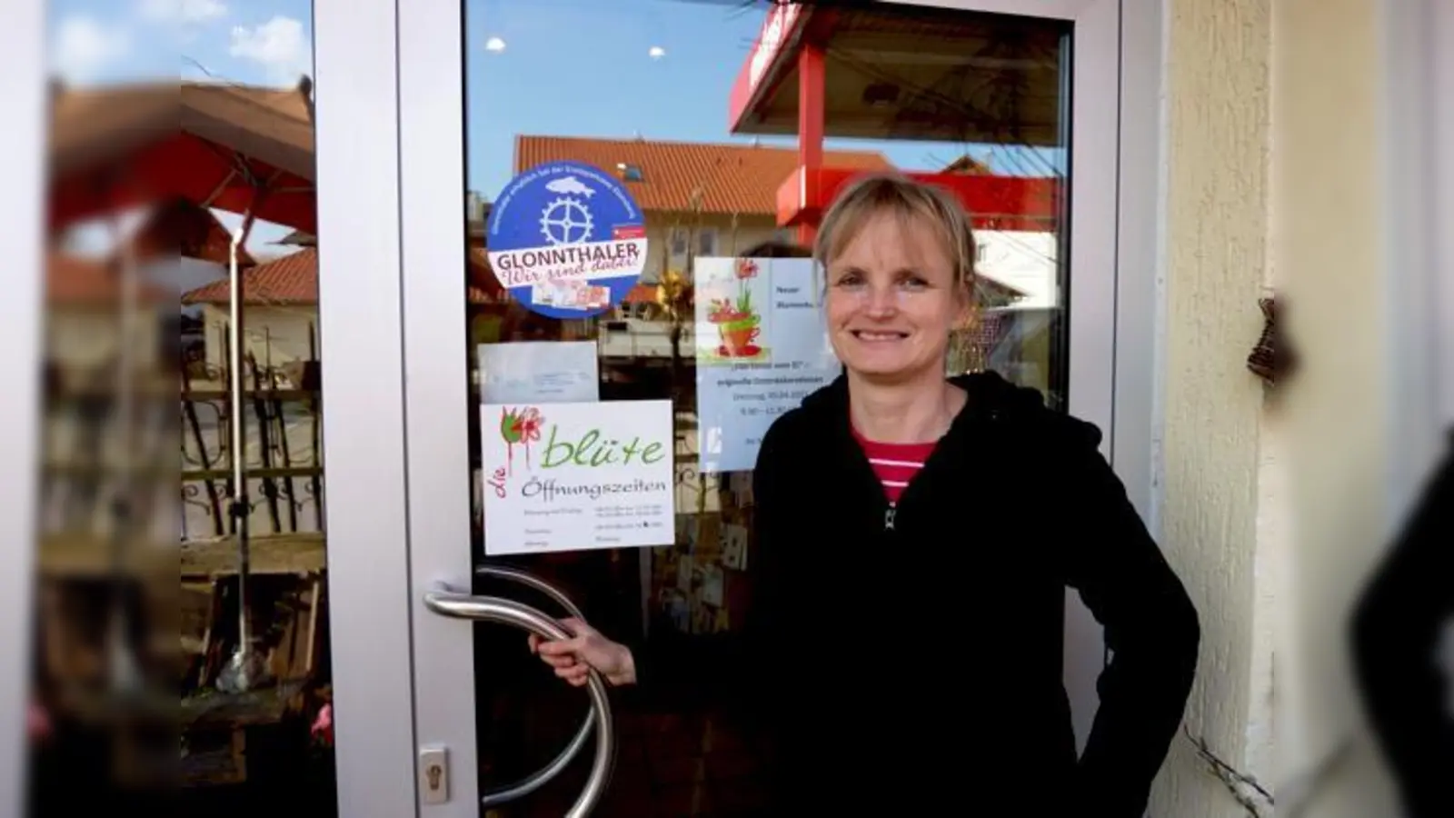 Rund 60 Glonner Gewerbetreibende akzeptieren den Glonnthaler mittlerweile als Zahlungsmittel  so auch Unternehmerin Tatjana Frainzl.	 (Foto: Sybille Föll)