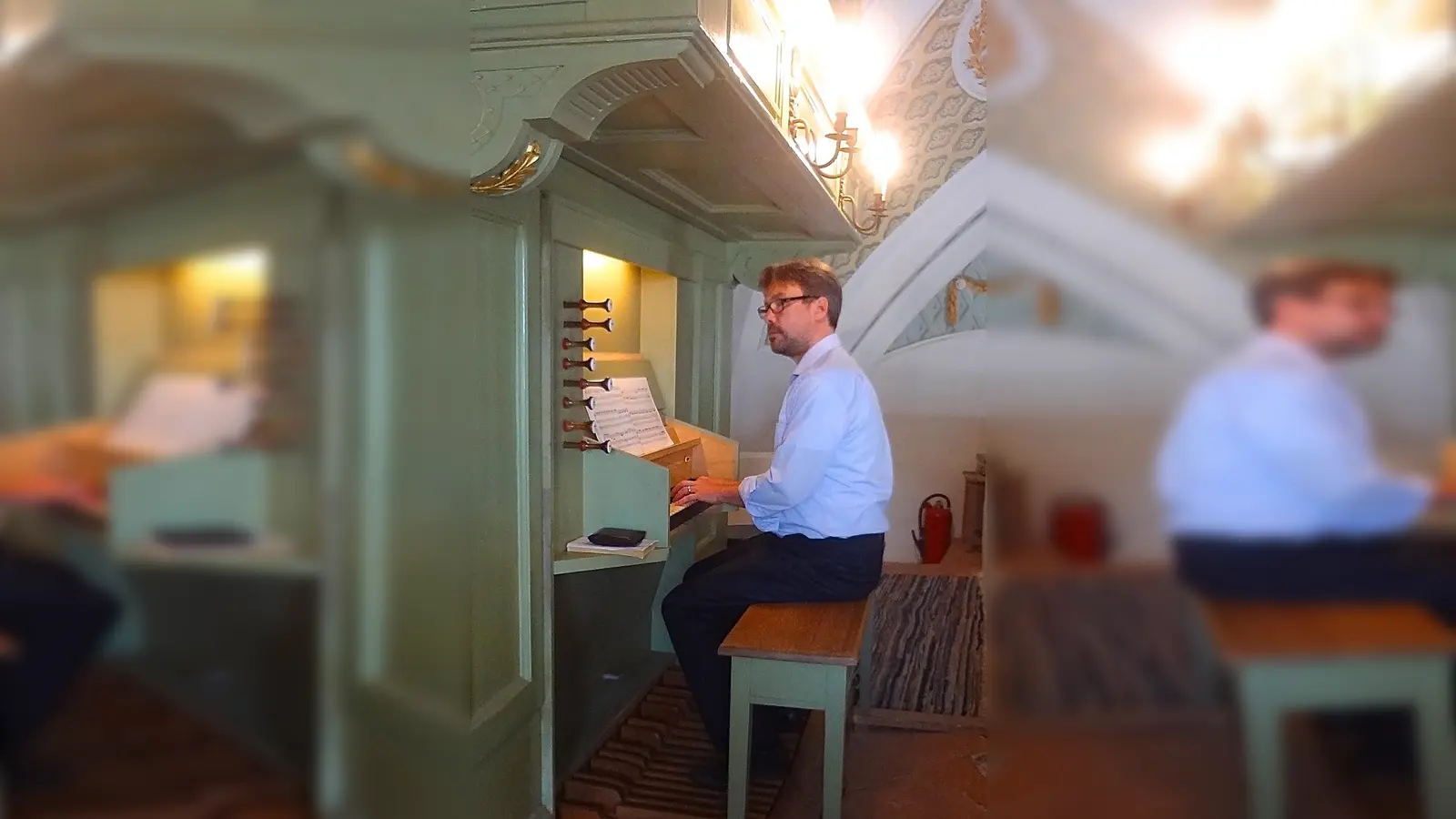 Kirchenmusiker Michael Burghart wird am 10. August in der St. Leonhard Kirche für die Besucher spielen.  (Foto: VA)