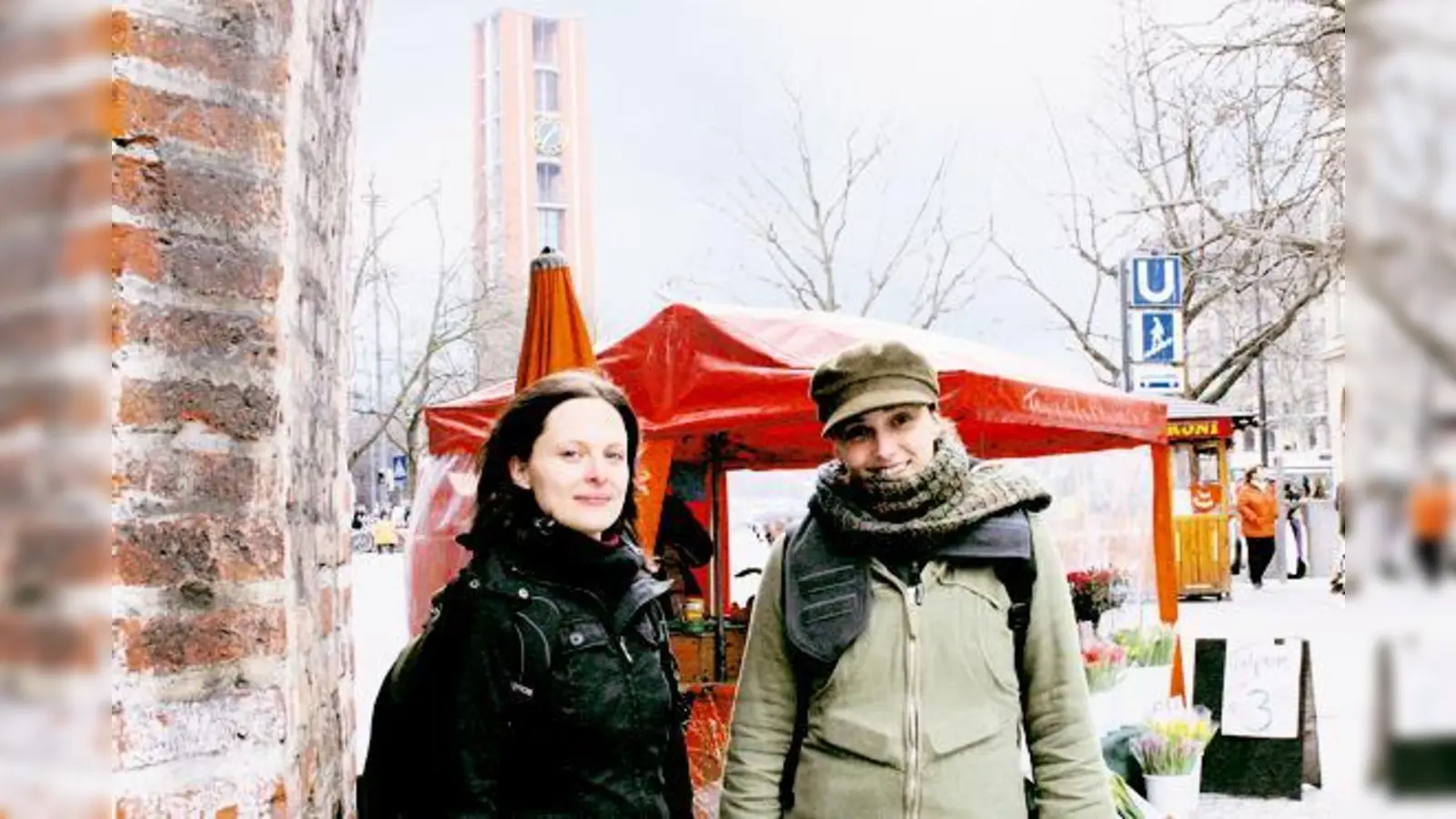 Seit Januar diesen Jahres betreuen Maria Bauer (l.) und Renata Zadro-Galic als Sozialpädagoginnen die »Stammsteher« am Sendlinger Tor. 	 (Foto: ko)
