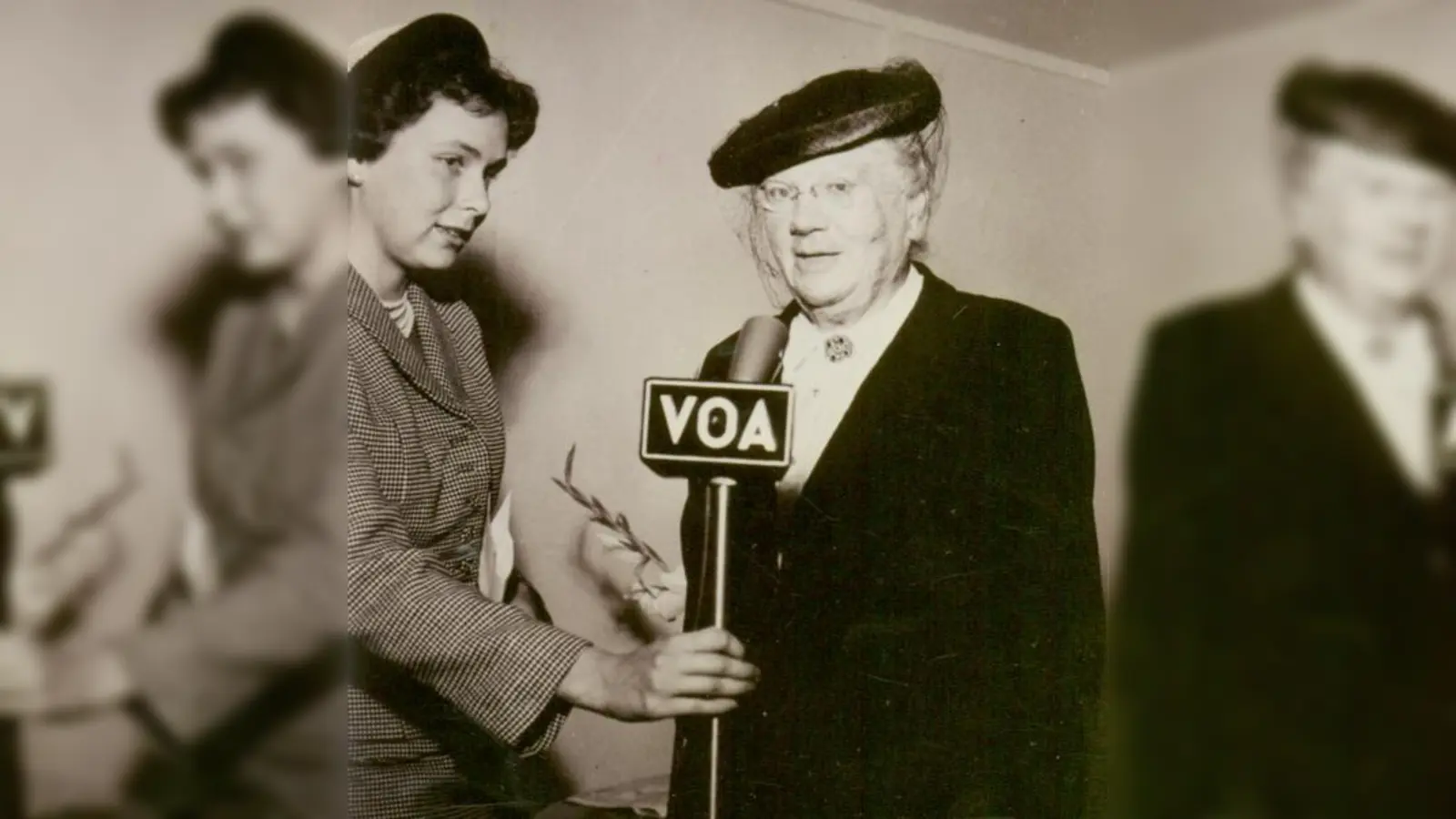Alexandra Tolstoy, die Gründerin der Tolstoy Foundation, eröffnete am 7. September 1959 das Karlsfeld Center for Escapees in München.  (Foto: W. Lensky)