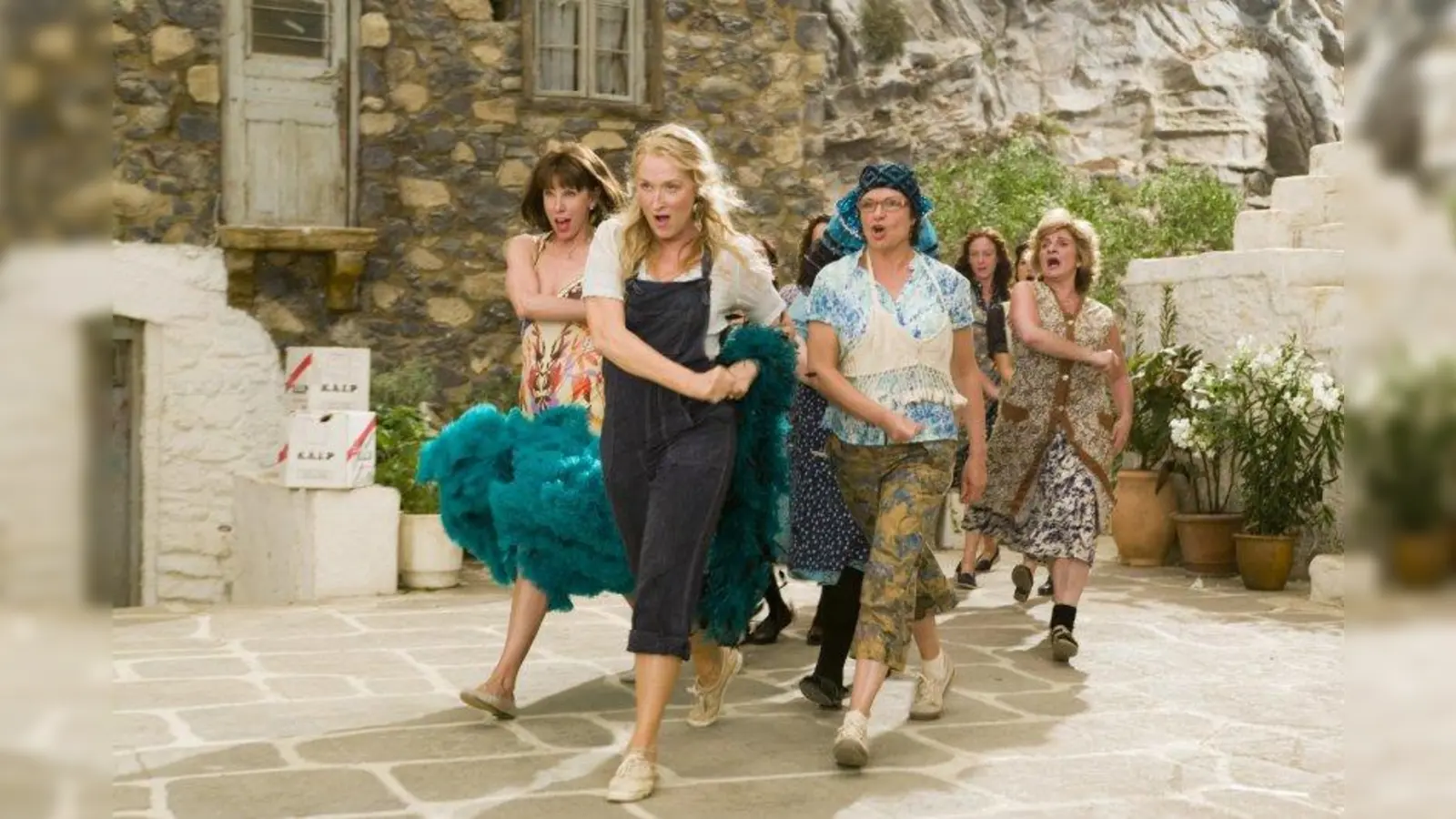 Mitreißender Musikfilm: „Mamma Mia!” ist wie gemacht für einen Sommerabend. (Foto: Szenenbild)