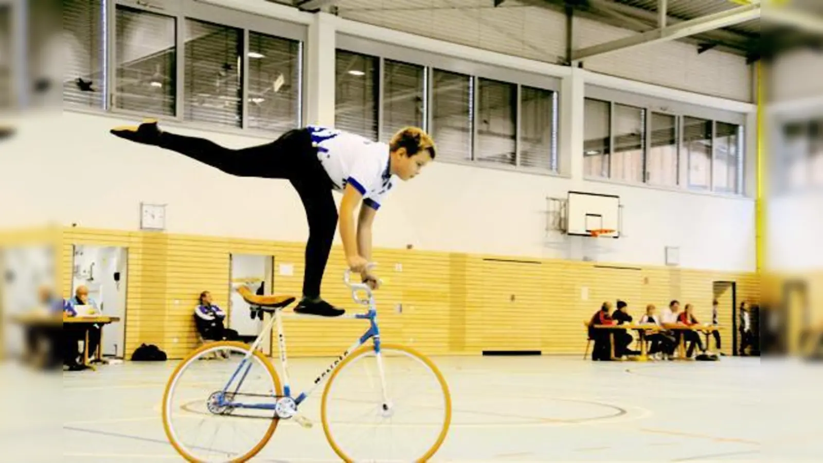 Für Tobias Hildebrand reichte es zu Gold beim Nachwuchsturnier der Kunstradler.	 (Foto: Privat)