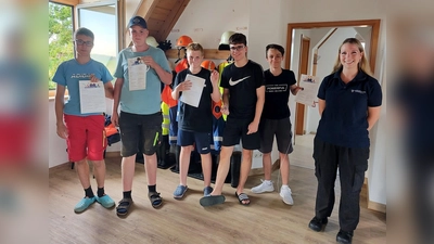 Fünf engagierte Jugendliche der Feuerwehr Biberbach nahmen erfolgreich am Wissenstest der Jugendfeuerwehr teil. (Foto: Kreisbrandinspektion)