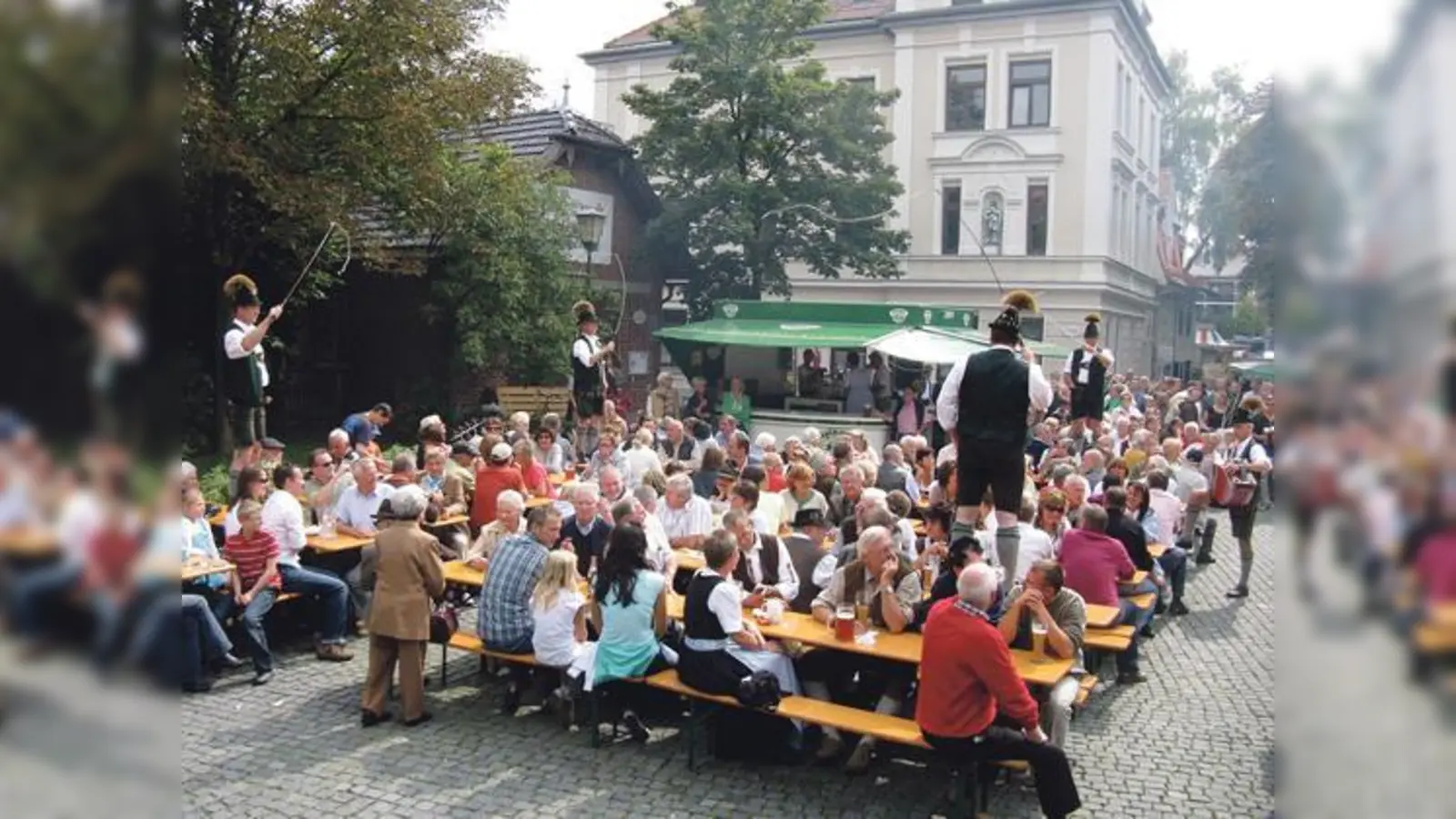 Der Festring Perlach lädt alle am 9. September zum zünftigen Volksfest auf den Pfanzeltplatz ein.	 (Foto: VA)