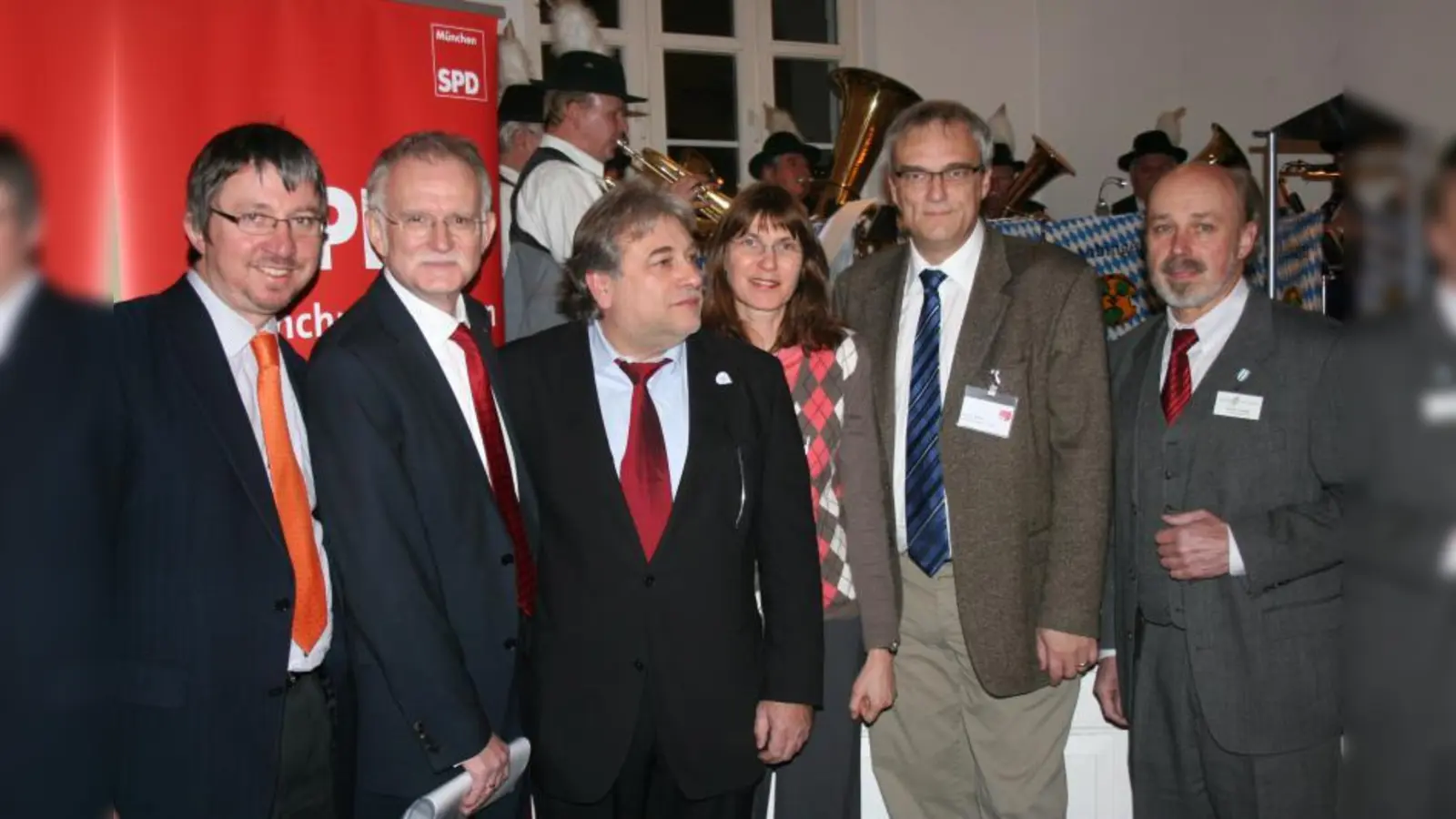 SPD-Prominenz: (v.l.) Christian Müller, Hans-Ulrich Pfaffmann, Josef Assal, Dr. Constanze Söllner-Schaar, Florian Ritter und Werner Brandl. (Foto: WS)
