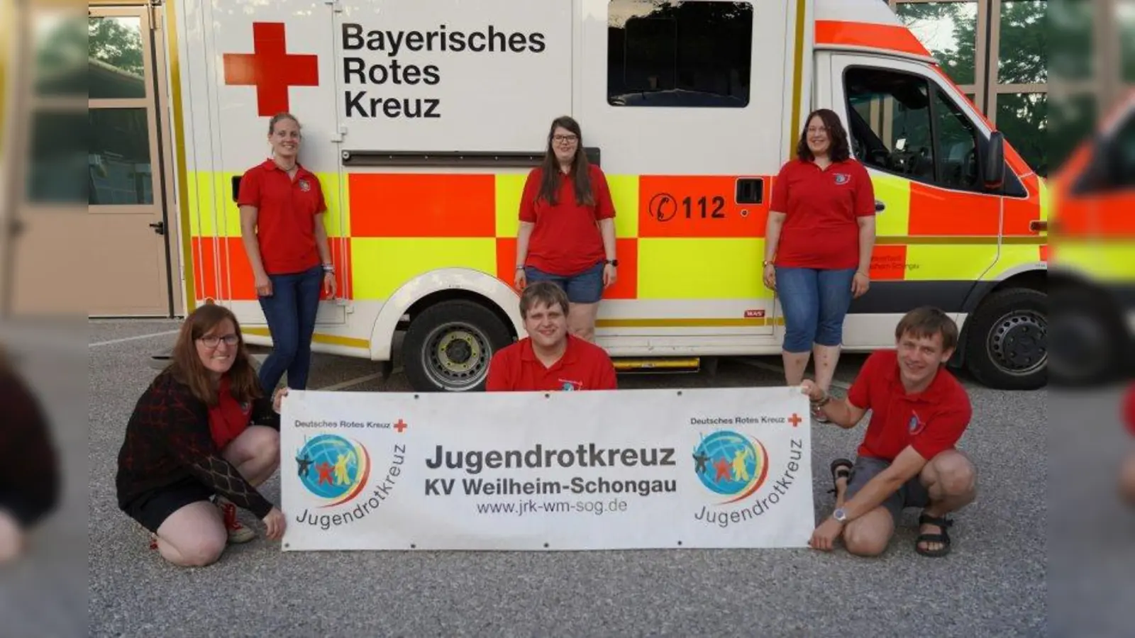 Sind im Jugendrotkreuz Weilheim-Schongau aktiv (vorne von links): Jenni Hanzlik, Fabian Thurner, Daniel Illich sowie (hinten von links) Johanna Otto, Anna Heilbock, Cornelia Rettinger. (Foto: JRK)