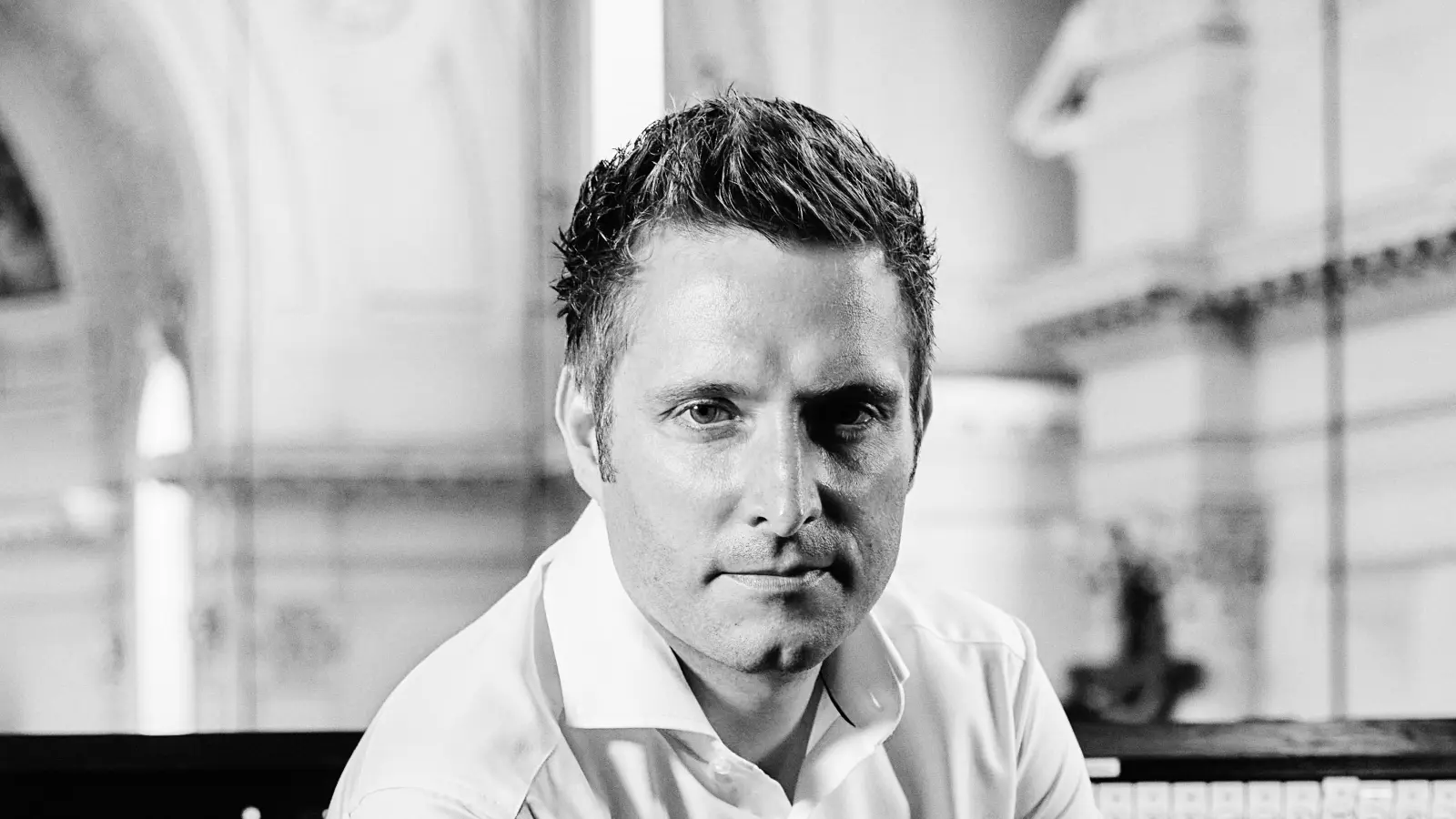 Der aus Bamberg stammende Christian Bischof leitet seit 2013 die Kirchenmusik an der Stadtpfarrkirche St. Margaret. 2020 wurde er stv. Diözesanmusikdirektor im Erzbistum München und Freising. (Foto: Thomas Stimmel)