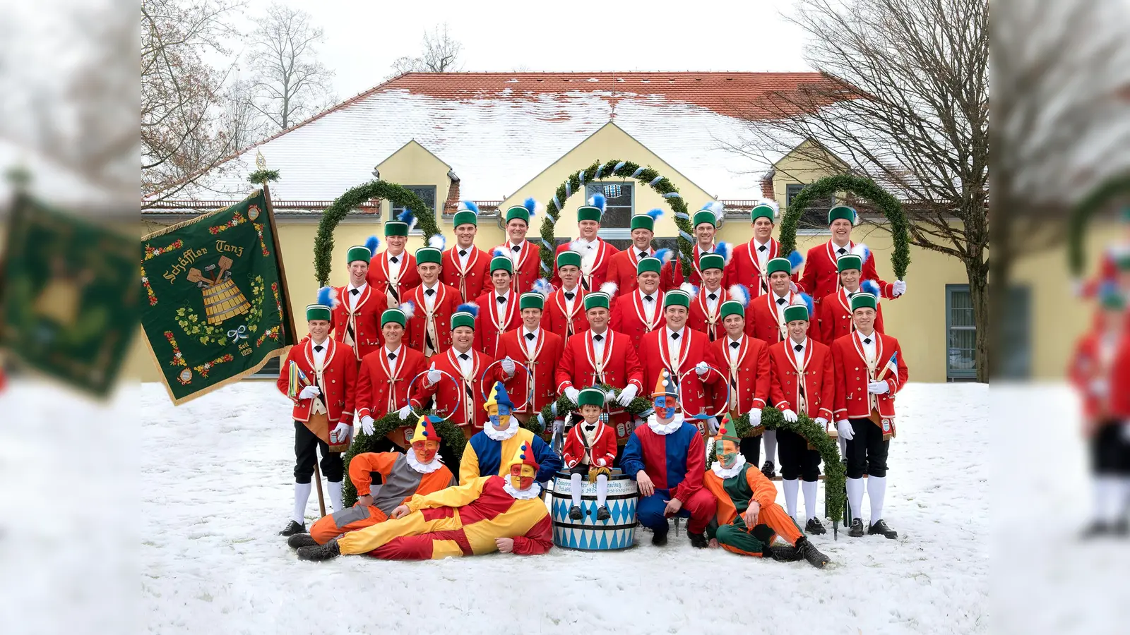 Der traditionelle Schäfflertanz auf ist heuer auch in Neukeferloh zu bewundern. (Foto: Bauerntheater Ismaning)