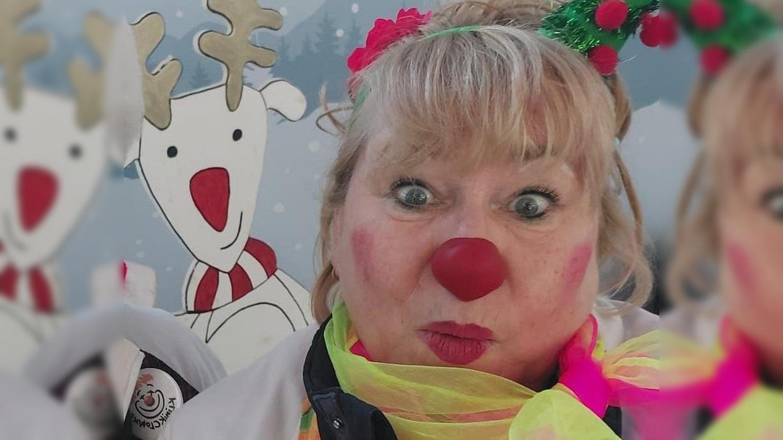 KlinikClowns-besuchen-Schwabinger-Weihnachtsmarkt