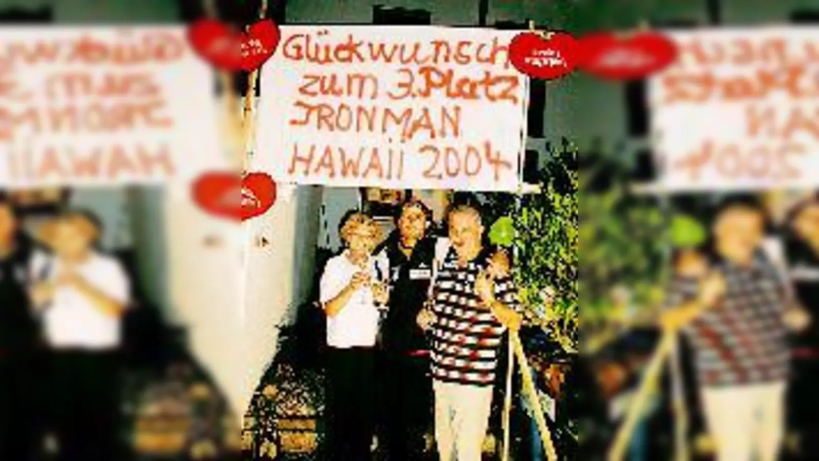 Dritter beim Ironman: Nach der Rückkehr aus Hawai wurde der Moosacher Faris Al-Sultan von Eltern und Nachbarschaft begeistert begrüßt.	 (Foto: Eva Speckner)