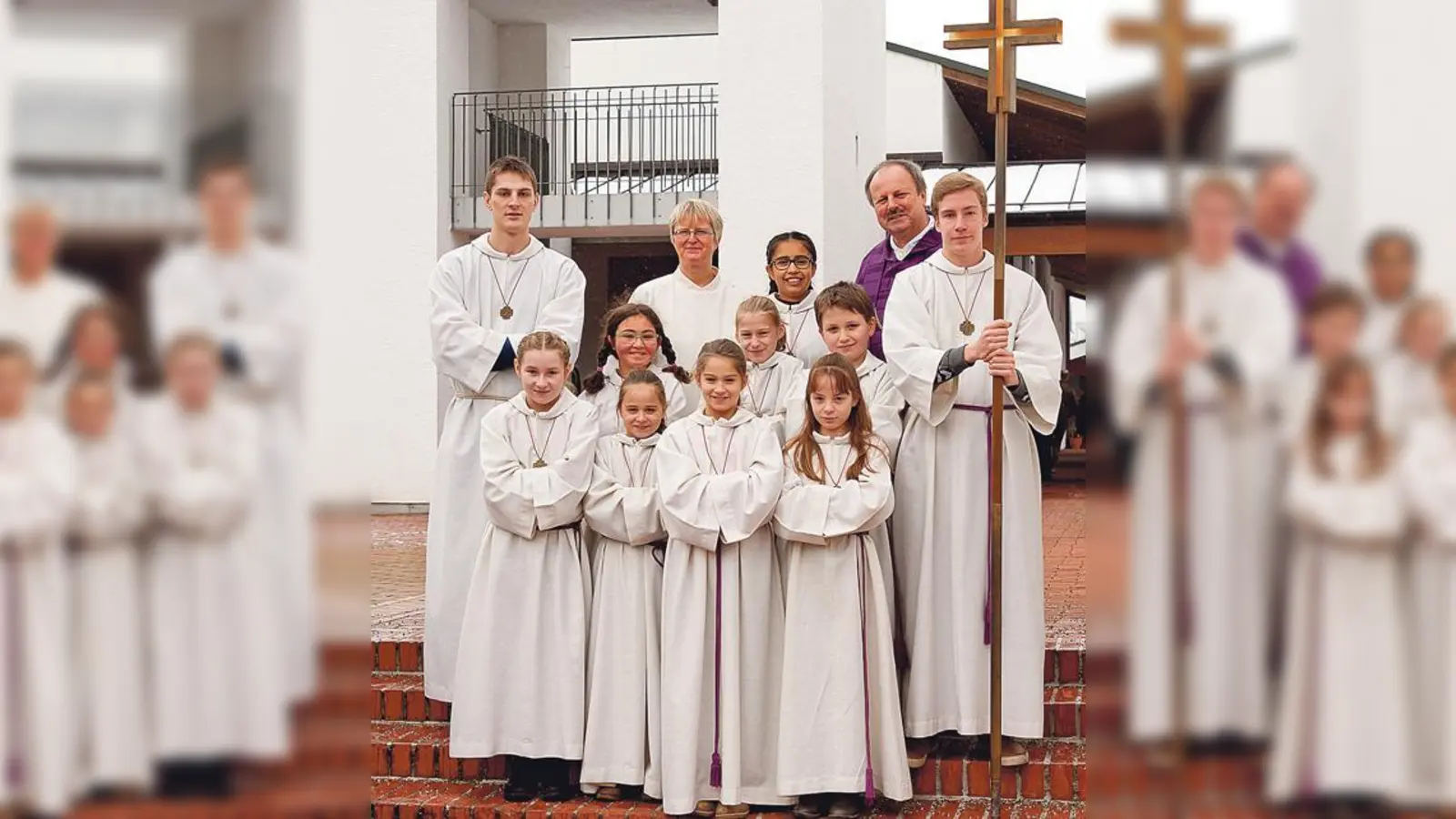 Die Pfarrei Pfarrei St. Ulrich Unterschleißheim freut sich über ihre acht neuen Ministranten. 	 (Foto: Pfarrei)