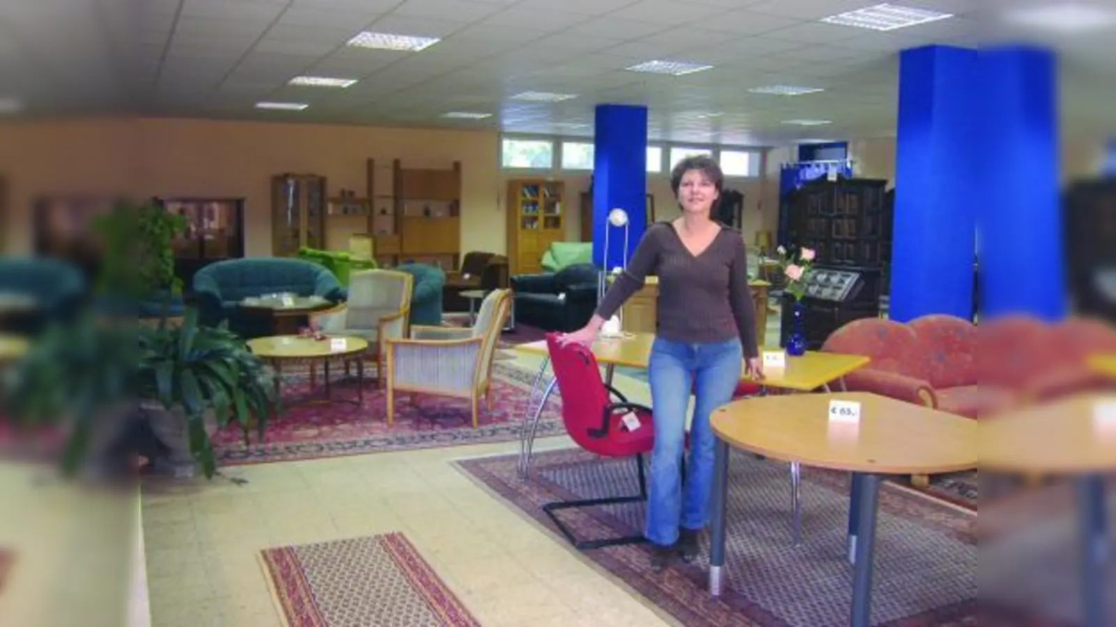 Bei Eva Lochmüllers „Der Geheimtipp“ gibt es Gebrauchtmöbel und gebrauchte Einrichtungsgegenstände zu günstigen Preisen. (Foto: cs)