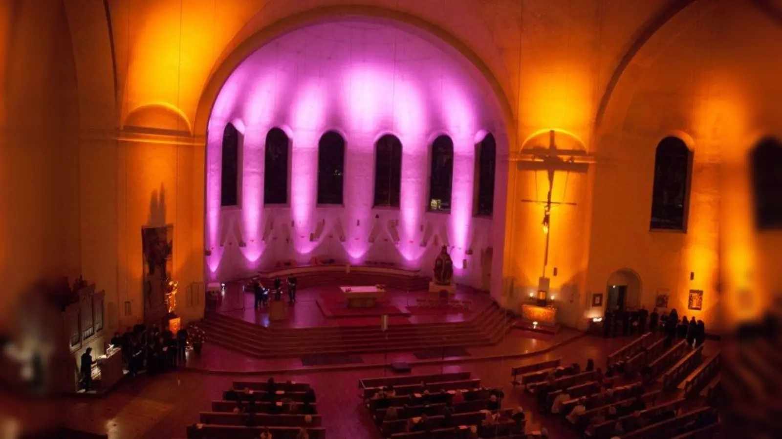 Auch Chöre lieben die Akustik des Raums und den Klang der Orgel von St. Rupert. (Foto: Ascending Voices)