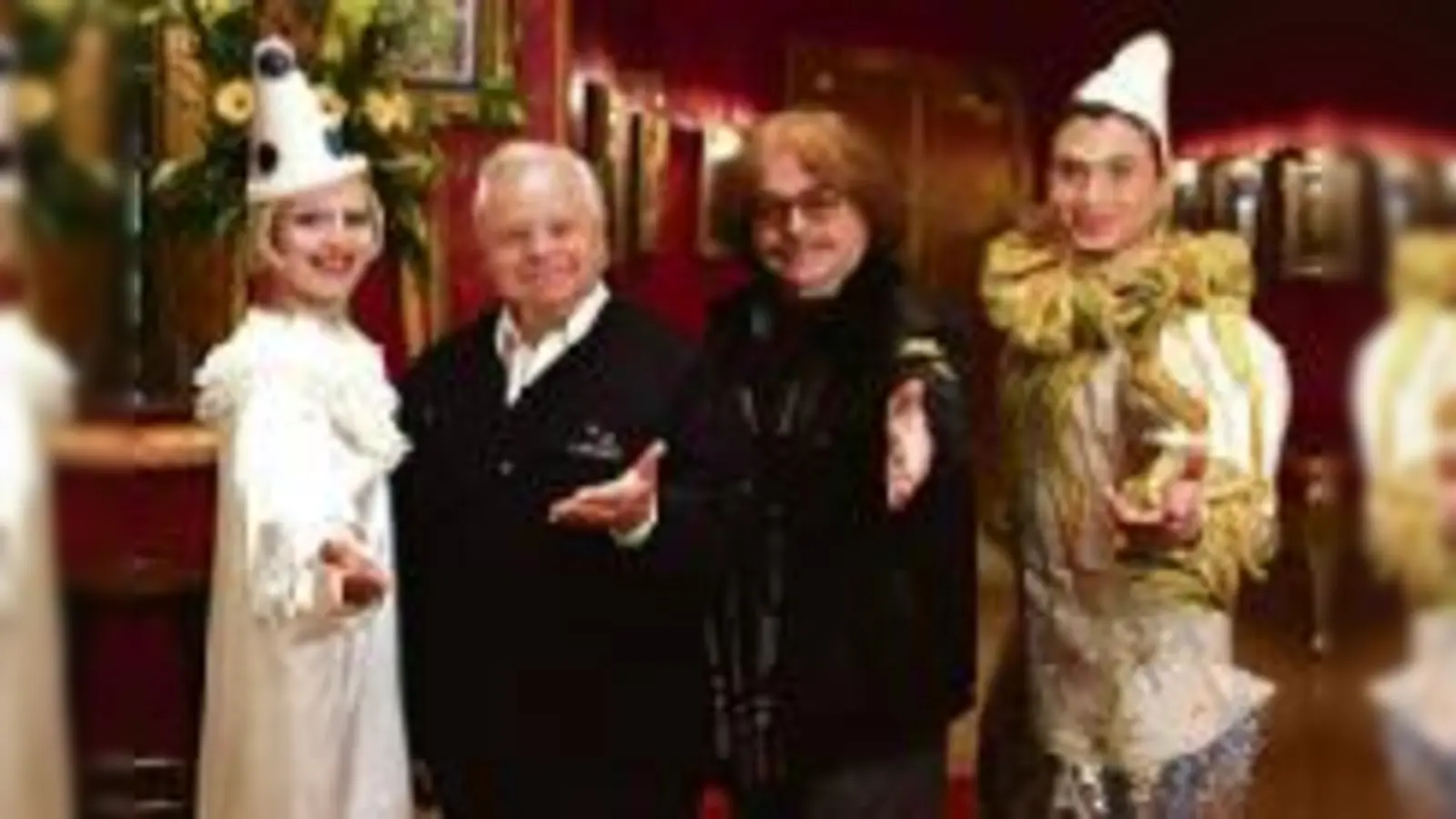 Eckart Witzigmann und Bernhard Paul laden ein  für weitere vier Wochen.  (Foto: Veranstalter)