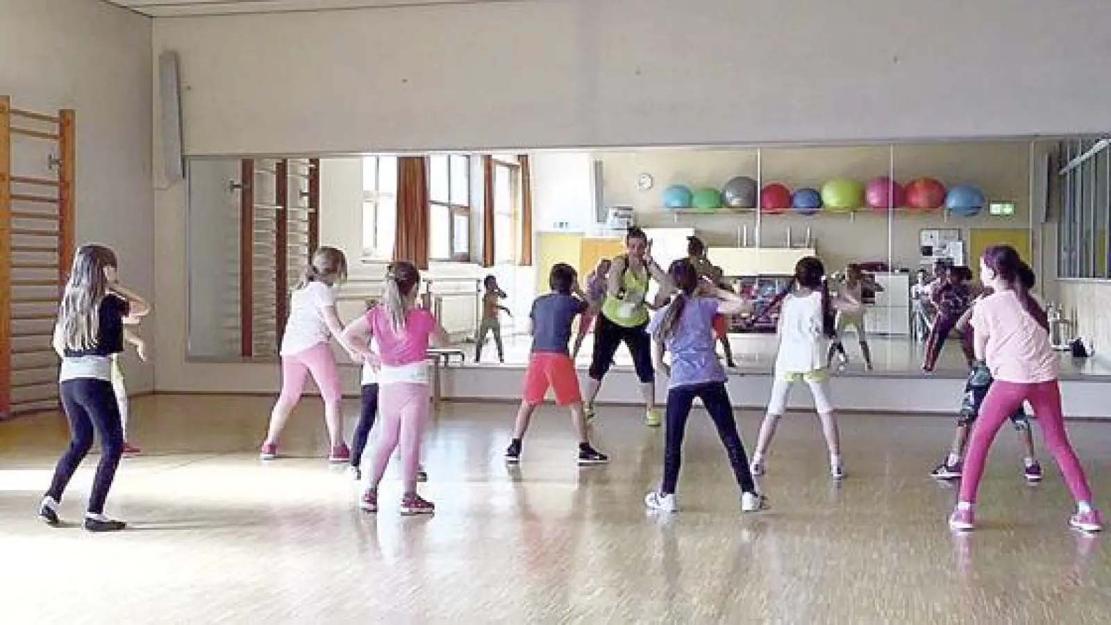 Zumba® Kids  fröhliche Musik kombiniert mit energiegeladenen Choreografien beim TSV Neufahrn.	 (Foto: Verein)