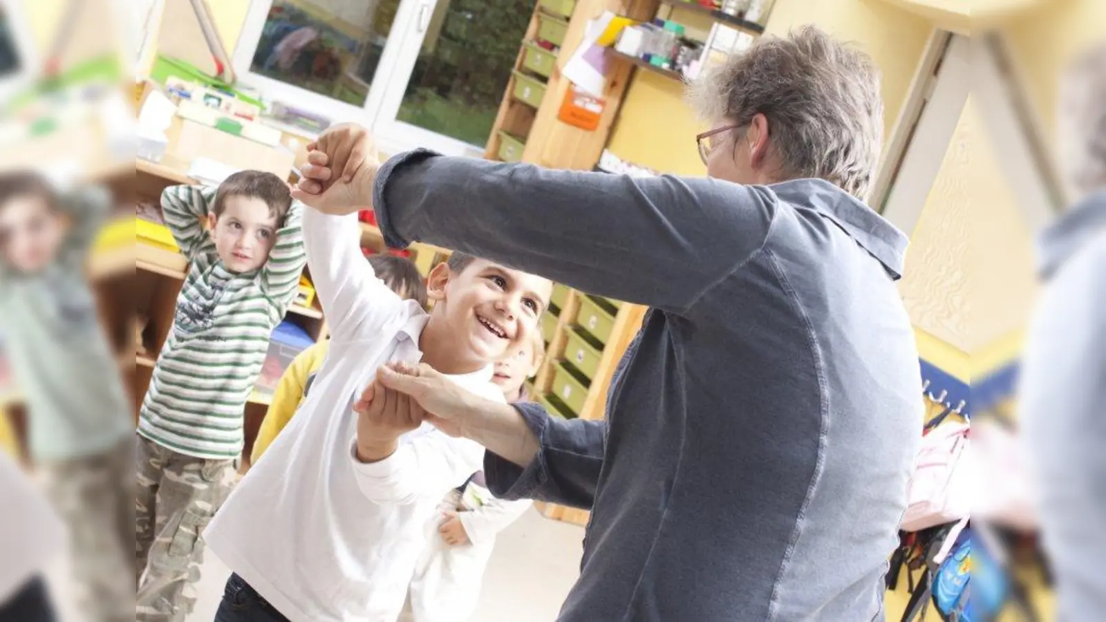 Erzieherinnen und Erzieher werden dazu angeregt, die Freude am Singen und Bewegen an die Kinder weiterzugeben. (Foto: dm)