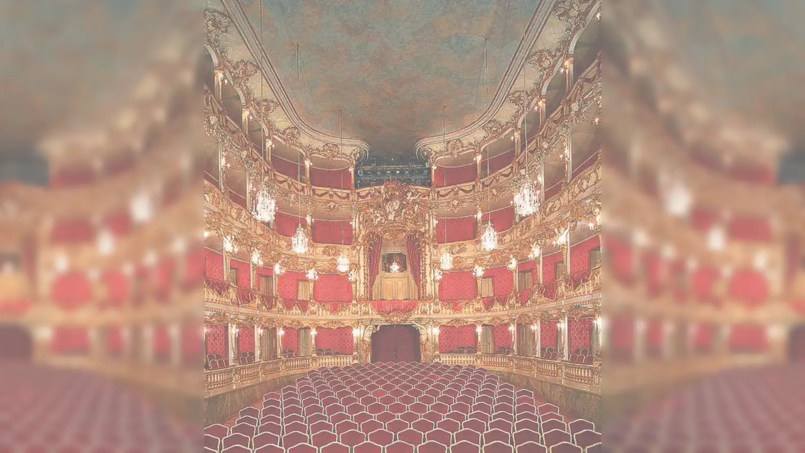 In neuem Glanz erstrahlt das Cuvilliéstheater in der Residenz. Es wurde nach einer Renovierung im Juni 2008 wiedereröffnet.	  (Foto: Bayerisches Staatsschauspiel)