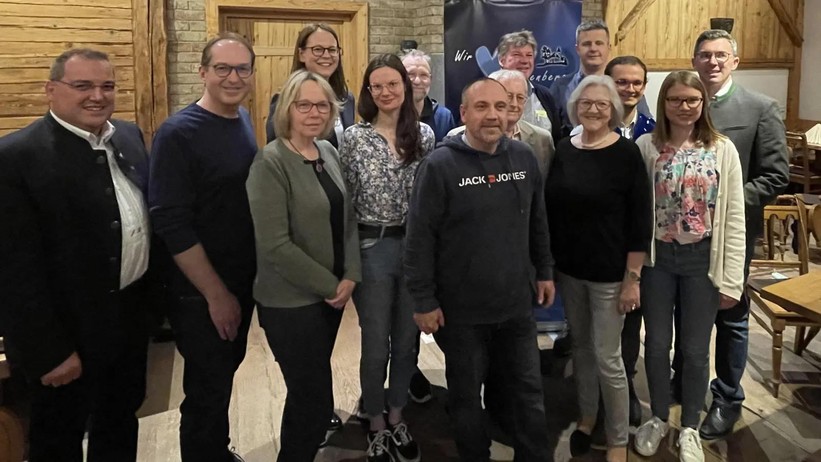 Bei der Ortshauptversammlung der CSU Peißenberg wurde gewählt: Frank Zellner (rechts) bleibt Ortsvorsitzender. (Foto: CSU Peißenberg)