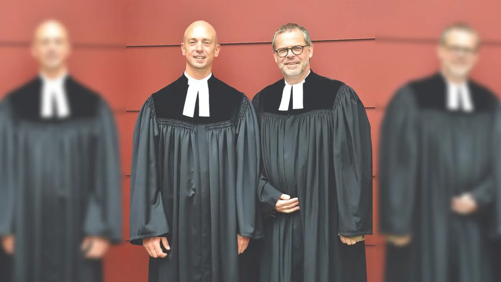 Vikar Fabian Ludwig (v. l.) und Pfarrer Klaus Gruzlewski laden ein zum Abschiedsgottesdienst. 	 (F: Riepl)
