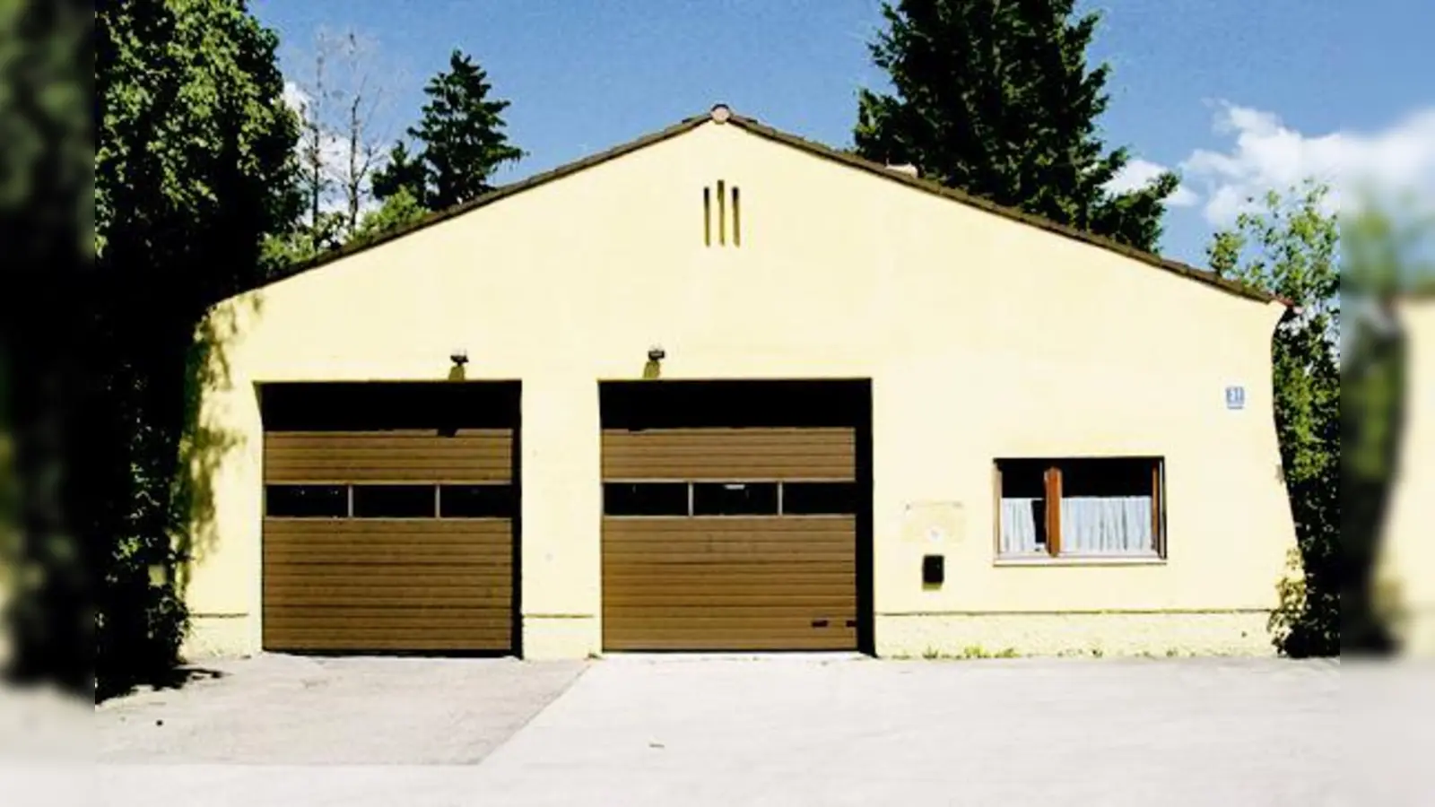 Bleibt vorerst stehen: Das ehemalige Gerätehaus der Freiwilligen Feuerwehr Waldperlach.   (Foto: aha)