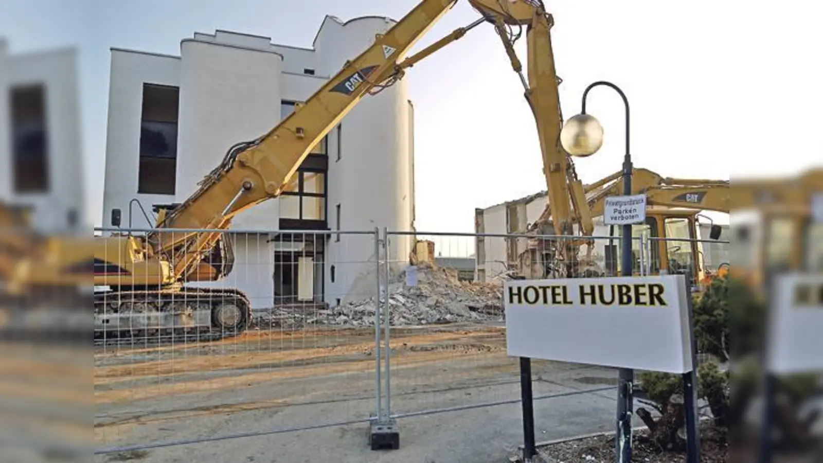 Das Hotel Huber gehört in Unterhaching nun der ­Vergangenheit an.	 (Foto: Kohnke)