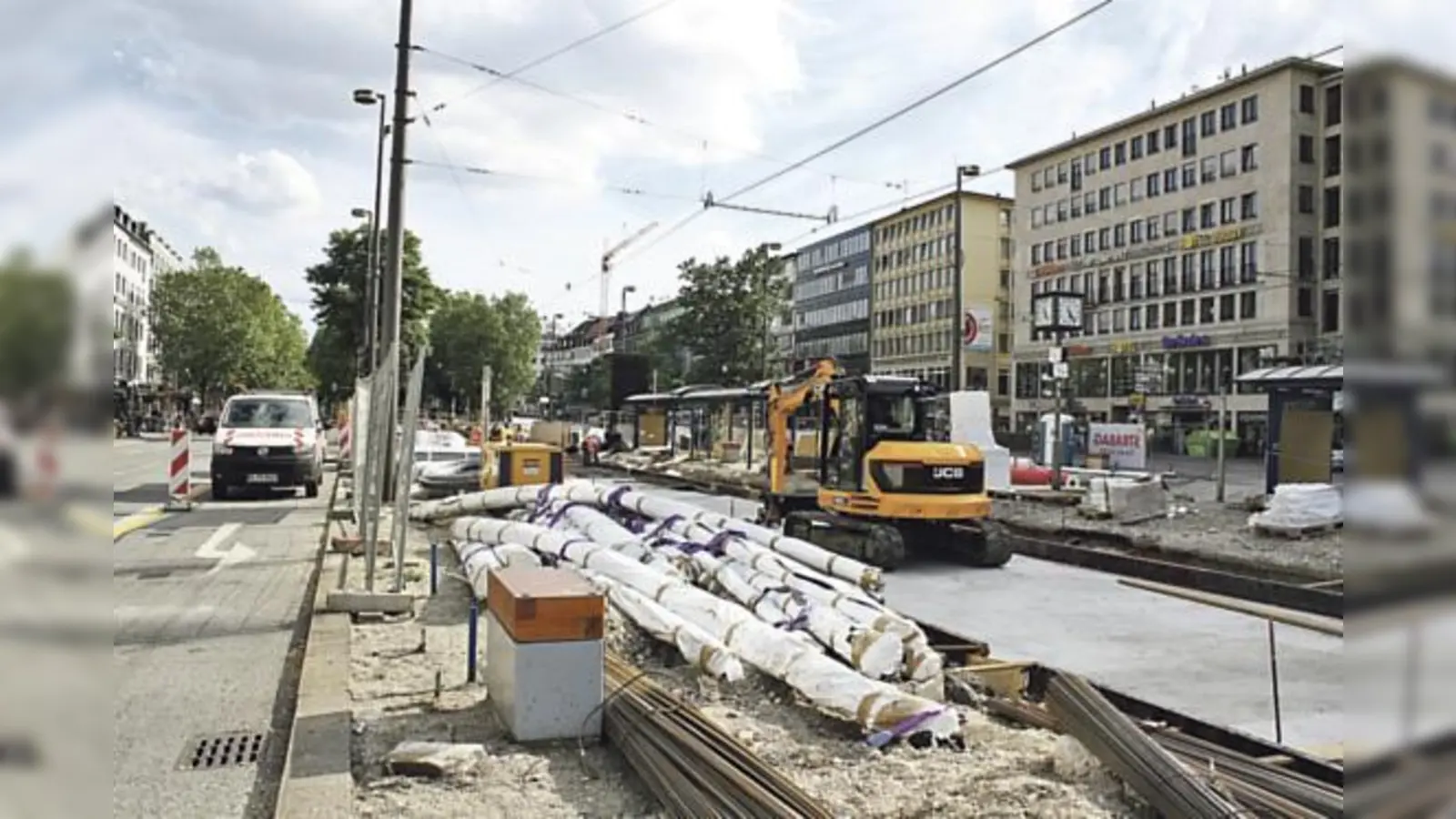 Noch ist die Sonnenstraße trotz Arbeiten an den Tramschienen befahrbar. In den Ferien wird die Strecke zwischen der Prielmayer- und der Schwanthalerstraße gesperrt. 	 (Foto: js)