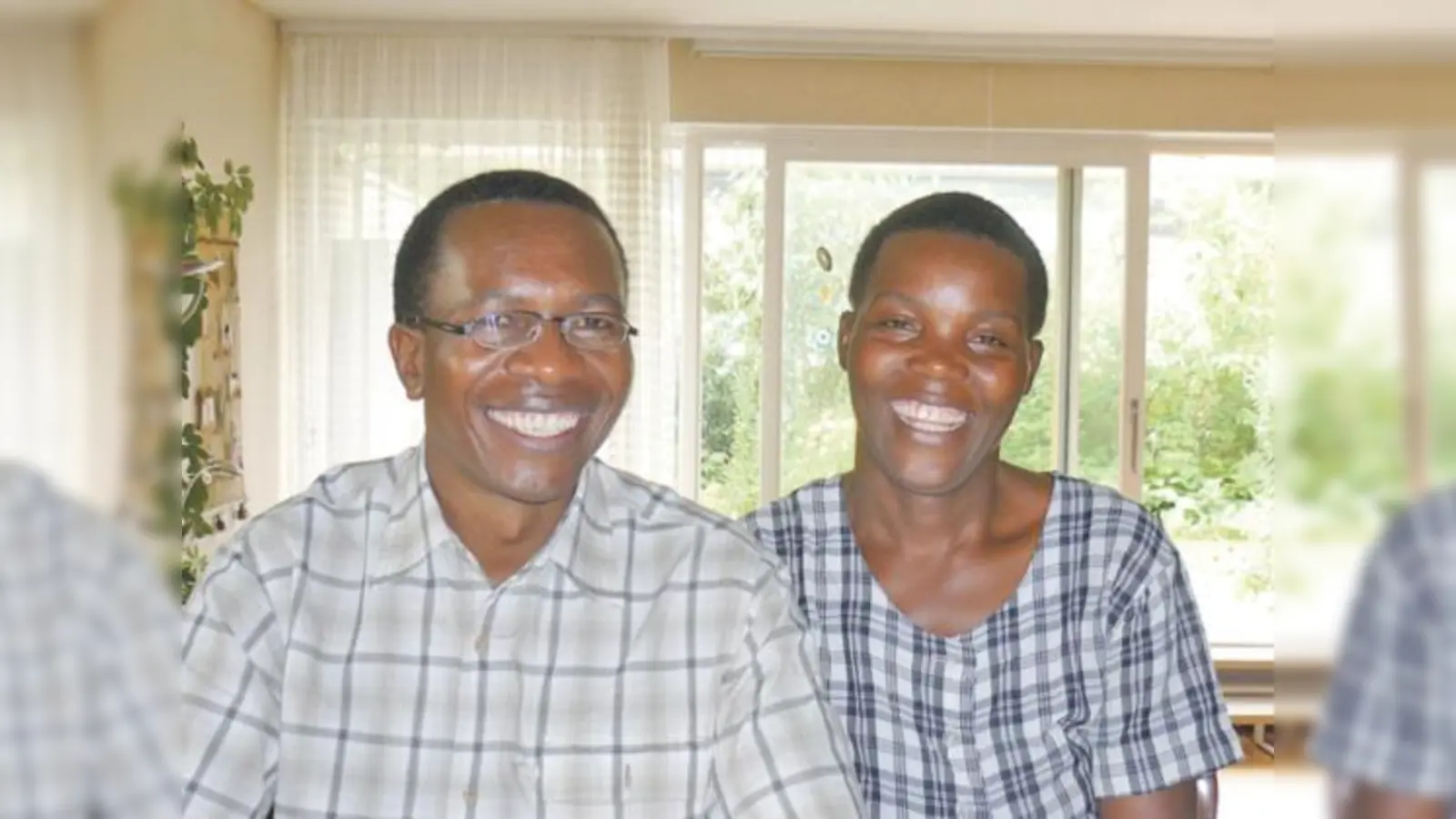 Das Ehepaar Asifiwe und Bryceson Mbilinyi ist für vier Wochen zu Besuch in Haar.  (Foto: Privat)