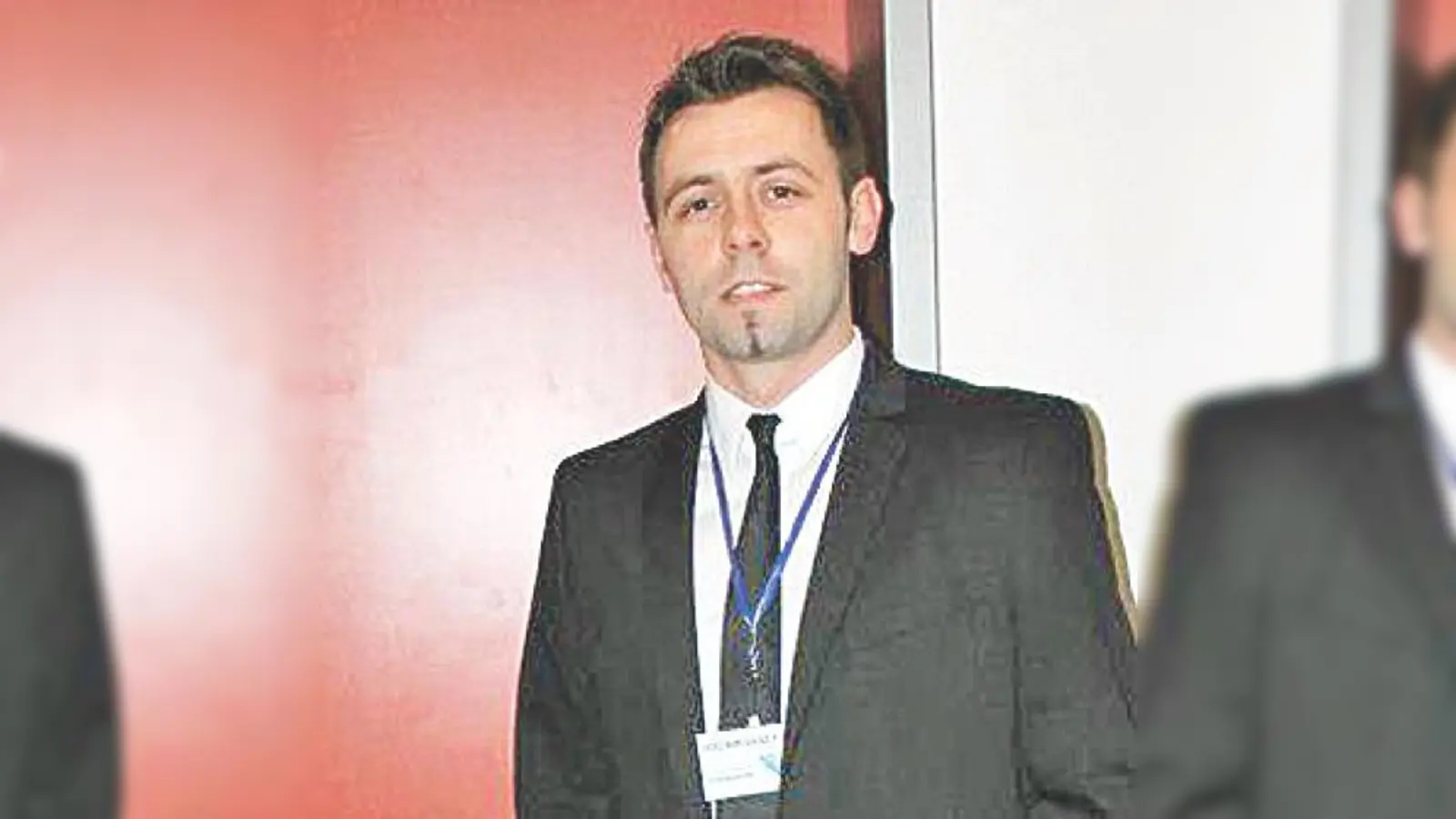 Edis Mulaosmanovic, Vizepräsident des FC BiH, bittet die Leser um Unterstützung bei der Suche nach einer geeigneten Halle für das 20. Jubiläum des Vereins.	 (Foto: priv.)