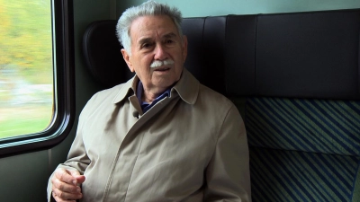 Louis Sneh auf der Zugfahrt der Erinnerung.  (Foto: VA)