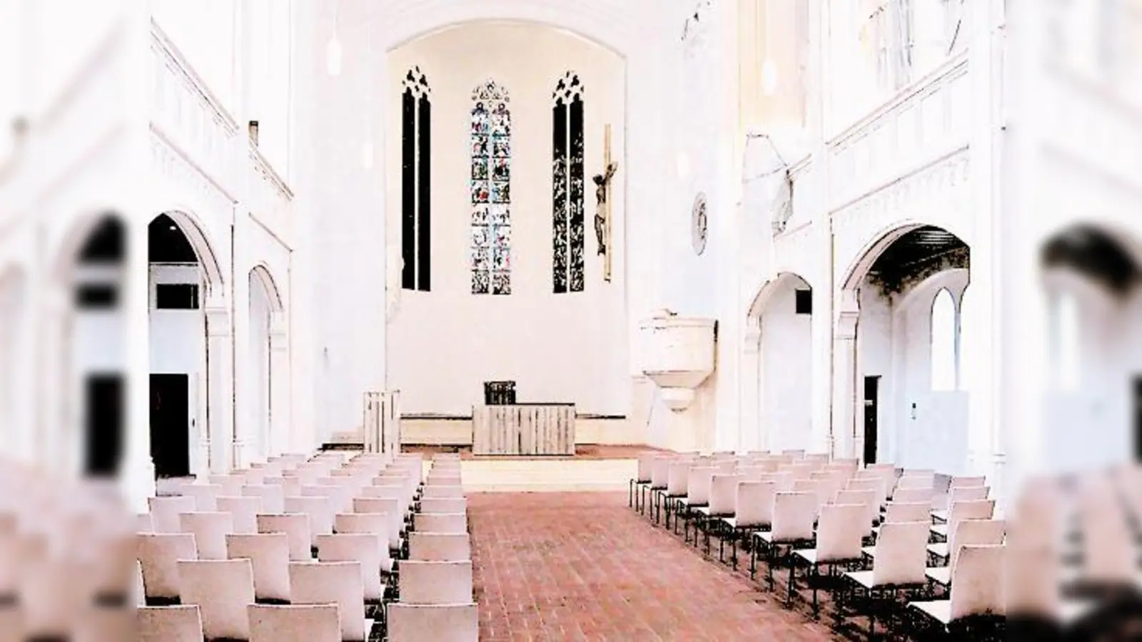 Zusammenspiel von Raum und Liturgie: Der neu gestaltete Innenraum von St. Markus. 	 (Foto: Gemeinde)