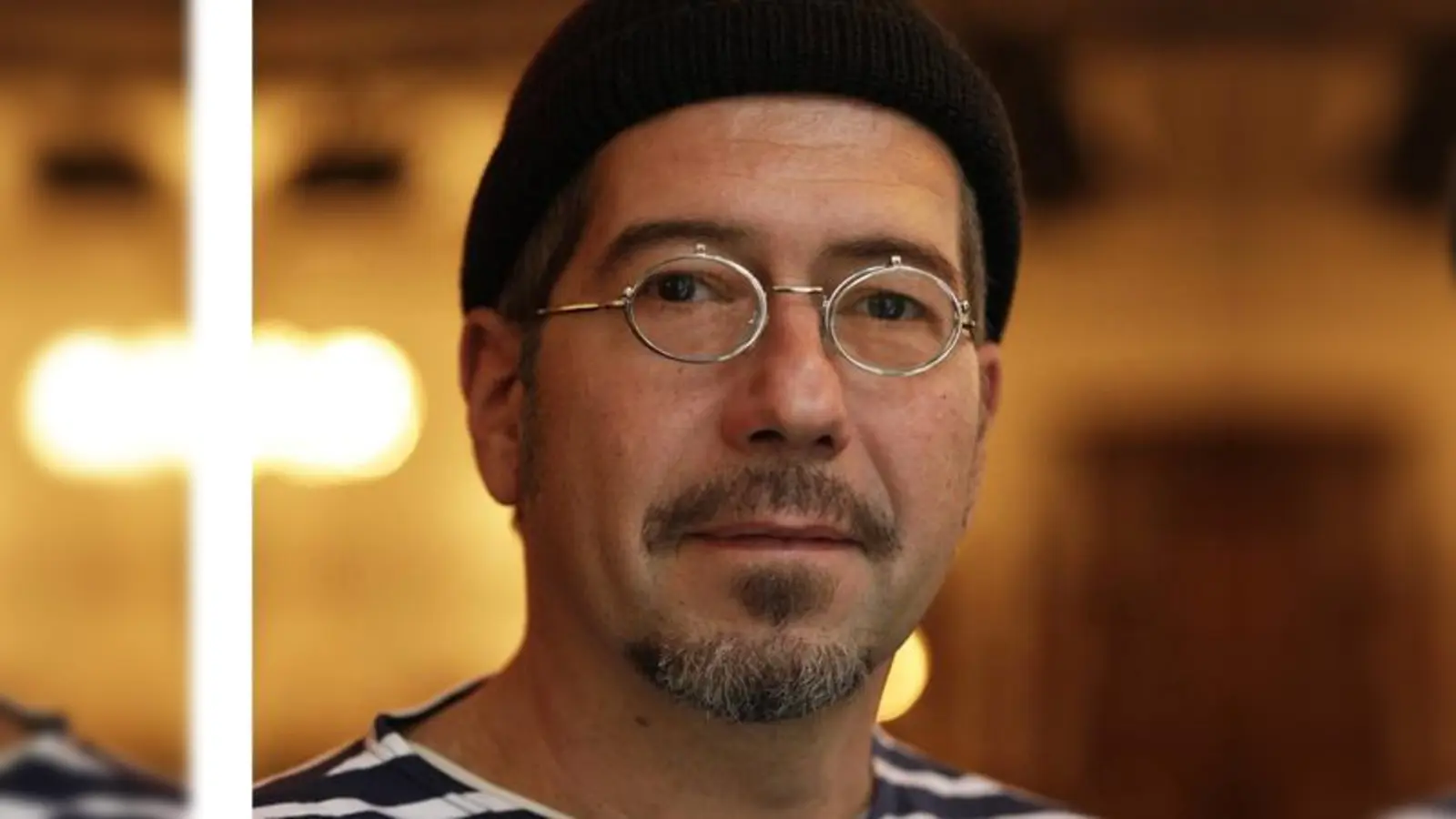 Kabarettist Sven Kemmler präsentiert in Haimhausen den etwas anderen Englischkurs. 	 (Foto: Kemmler)