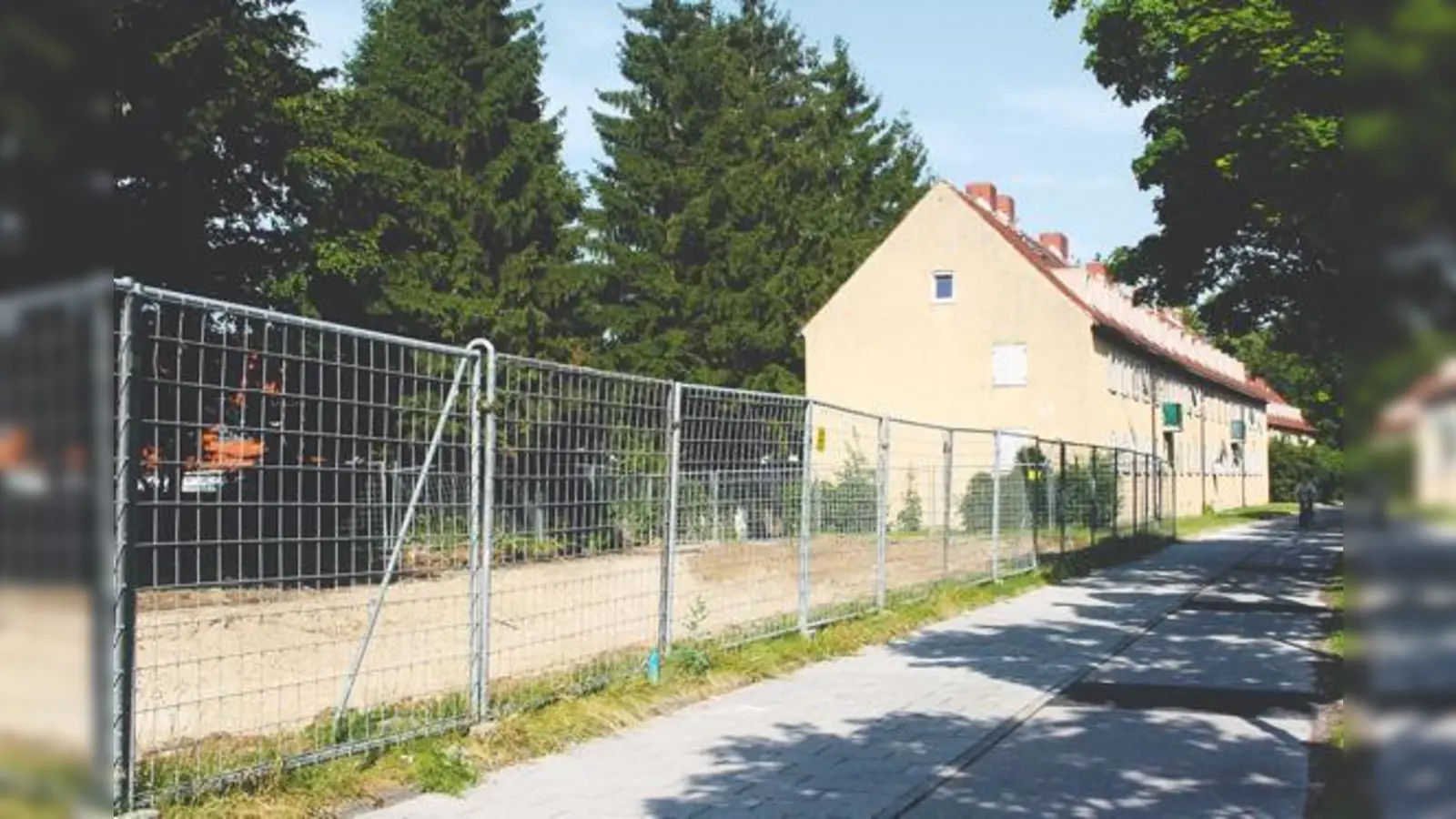 Die GWG plant, sämtliche ihrer Mietshäuser in der Maikäfersiedlung abzureißen, hier der letzte Abriss in der Bad Schachener Straße.	 (Foto: js)