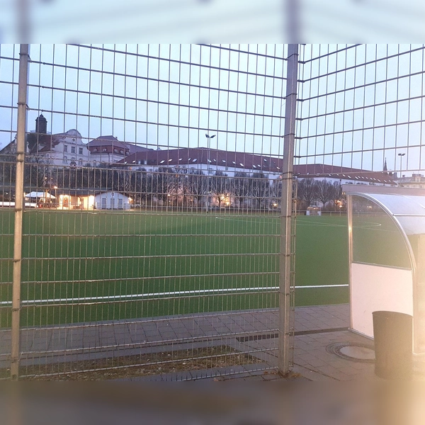 Die Sportanlage an der St.-Martin-Straße: Hier spielte ein gewisser Mateo V. erfolgreich für die SpVgg 1906 Haidhausen - bis er im Gefängnis landete. (Archivbild: bas)