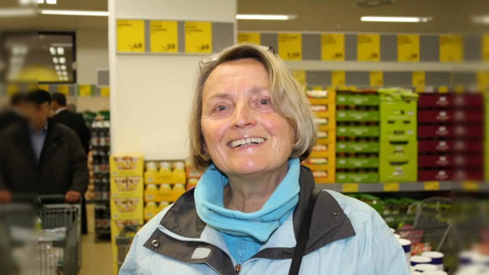 Ursula Ammel, Laim: „Es ist sehr gut, dass es in der Wotanstraße nun einen ALDI SÜD gibt. Denn hier habe ich ein Einkaufsgeschäft vermisst. Jetzt kann ich endlich auf dem Heimweg einkaufen. Besonders toll finde ich die Bio-Produkte.“ (Foto: sb)