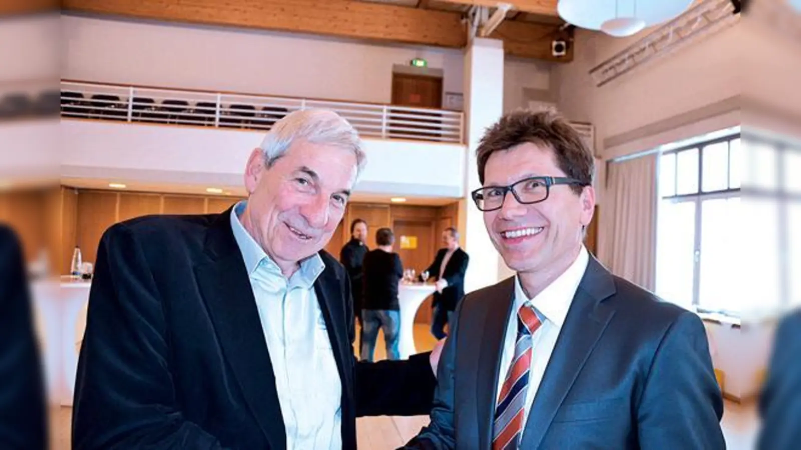 Gerhard Sumper (l.) mit seinem Nachfolger im Hauptamt, Wolfgang Walter.	 (Foto: MO)