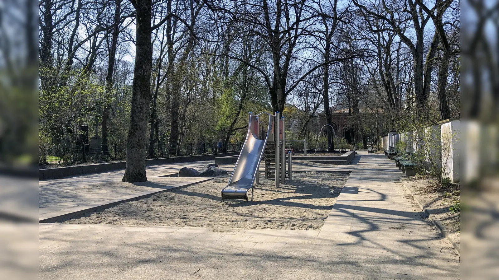 Auch Spielplätze bleiben bis auf Weiteres geschlossen, damit die Zahl der Neu-Ansteckungen nicht weiter steigt. (Foto: aw)